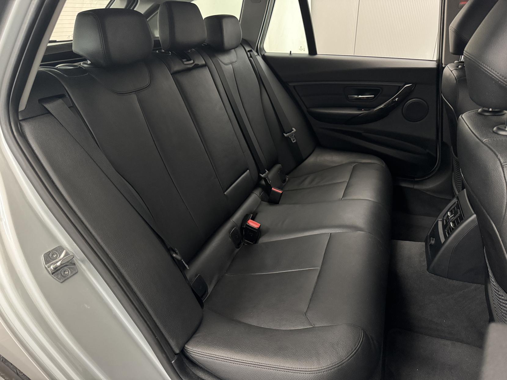 BMW 3 Series view 65