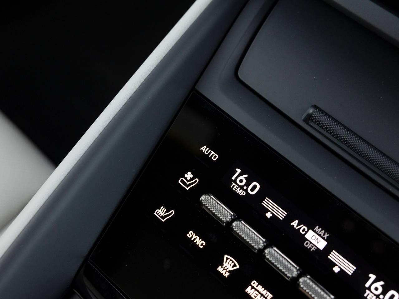 Porsche Macan view 53