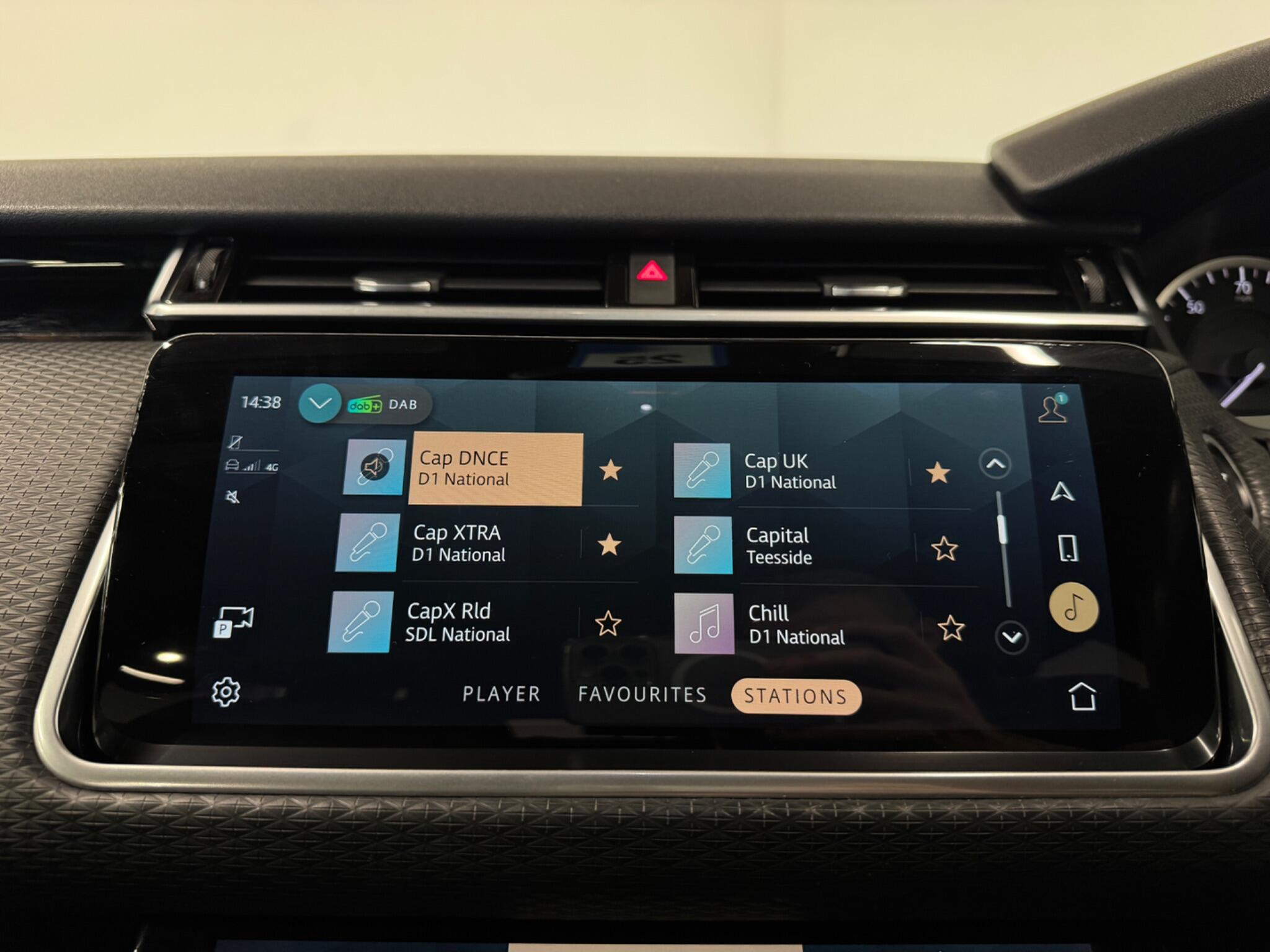 Land Rover Range Rover Velar view 21