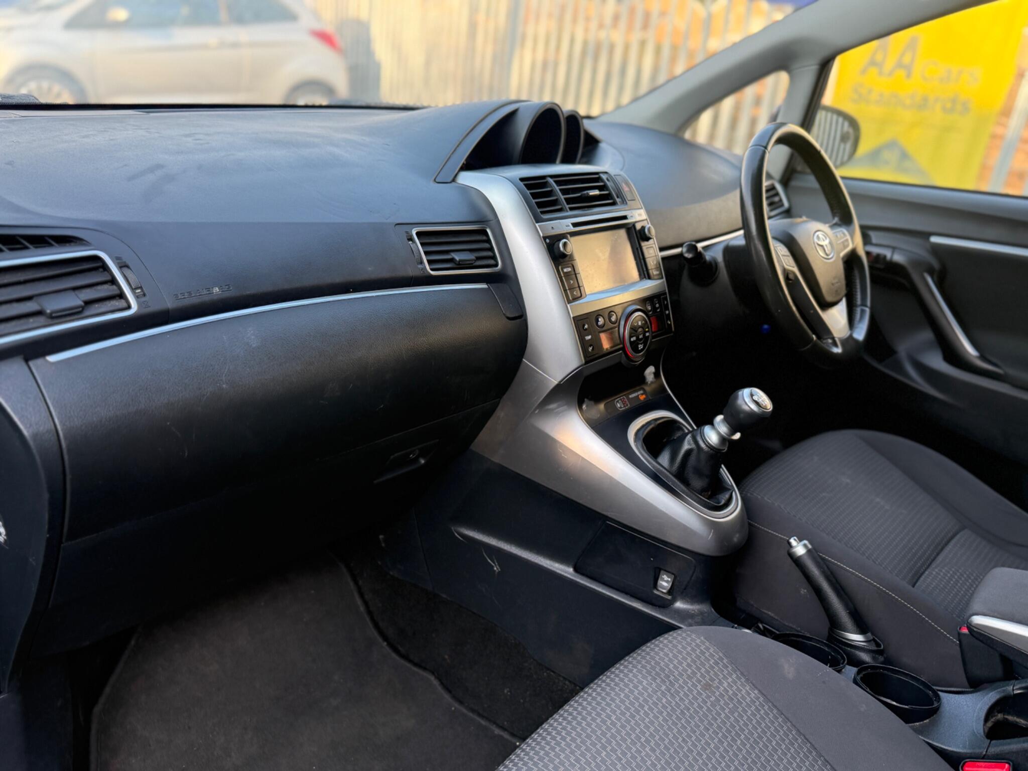 2015 Toyota Verso image 31