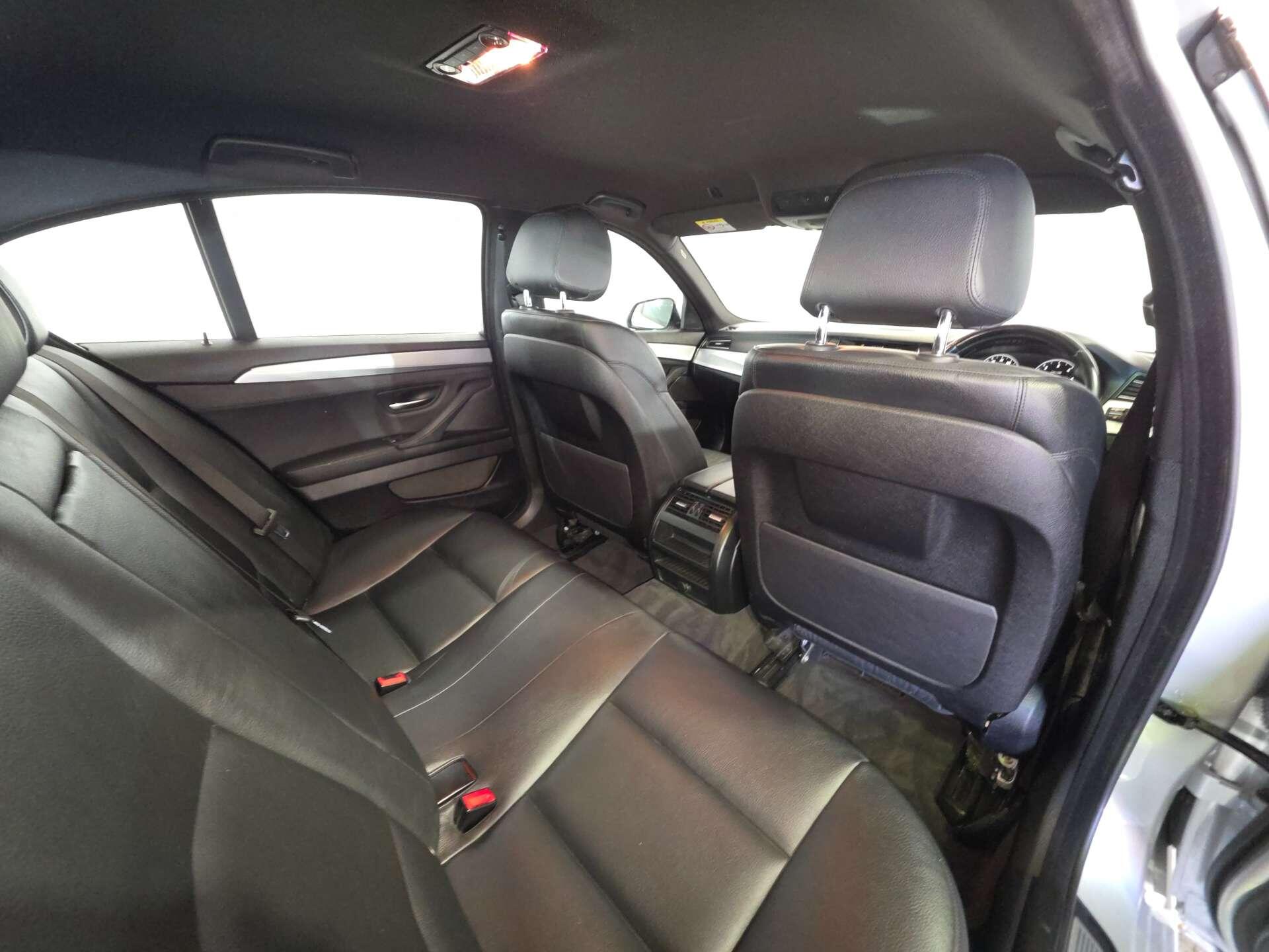BMW 5 Series view 42