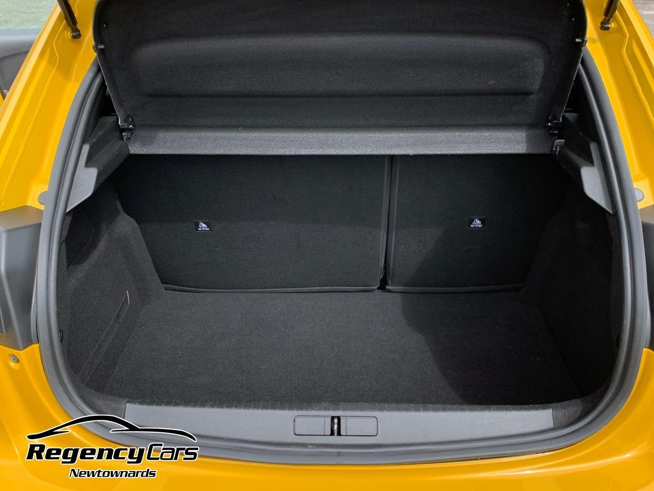 Peugeot 208 view 37