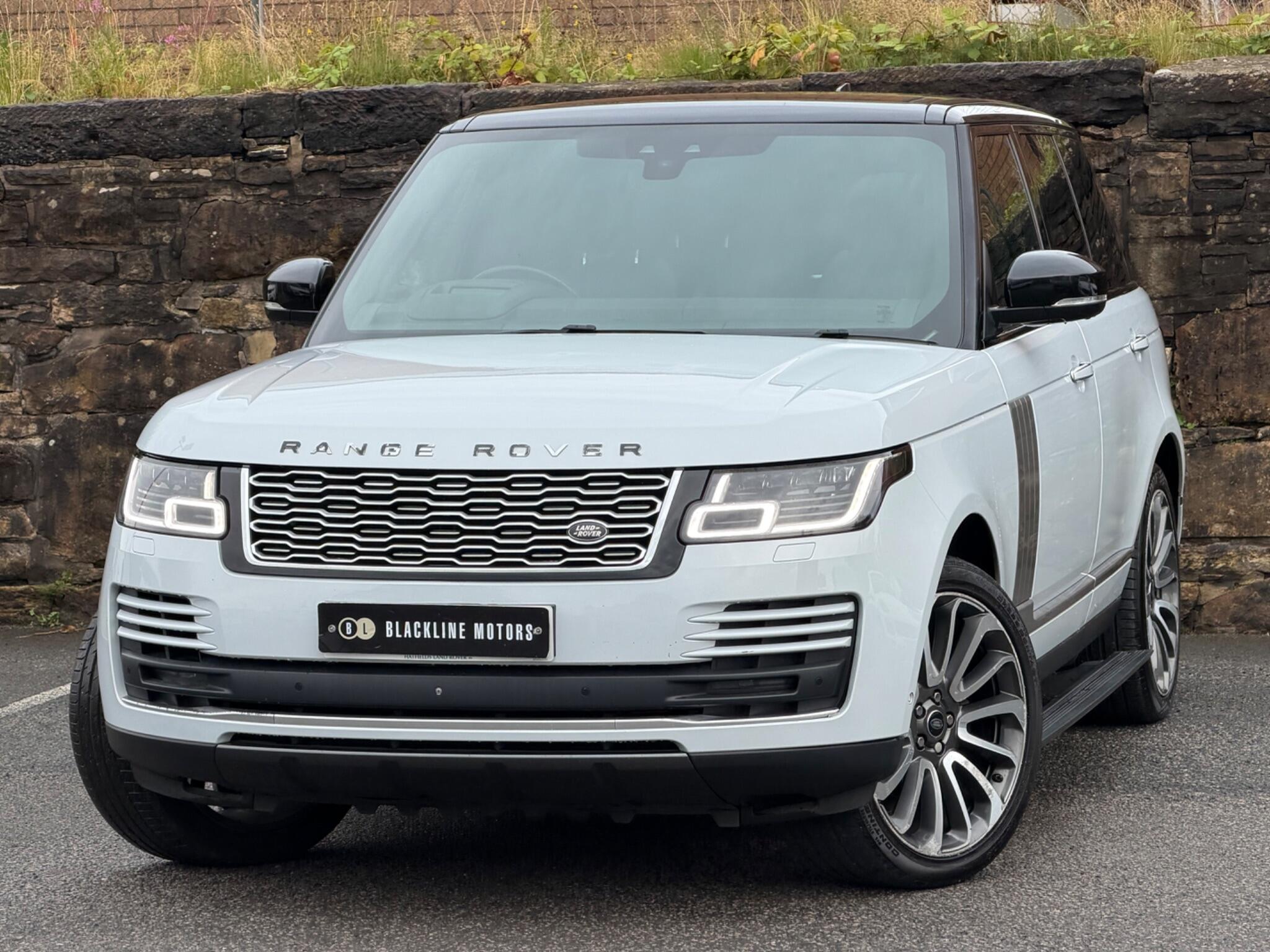 Land Rover Range Rover view 3