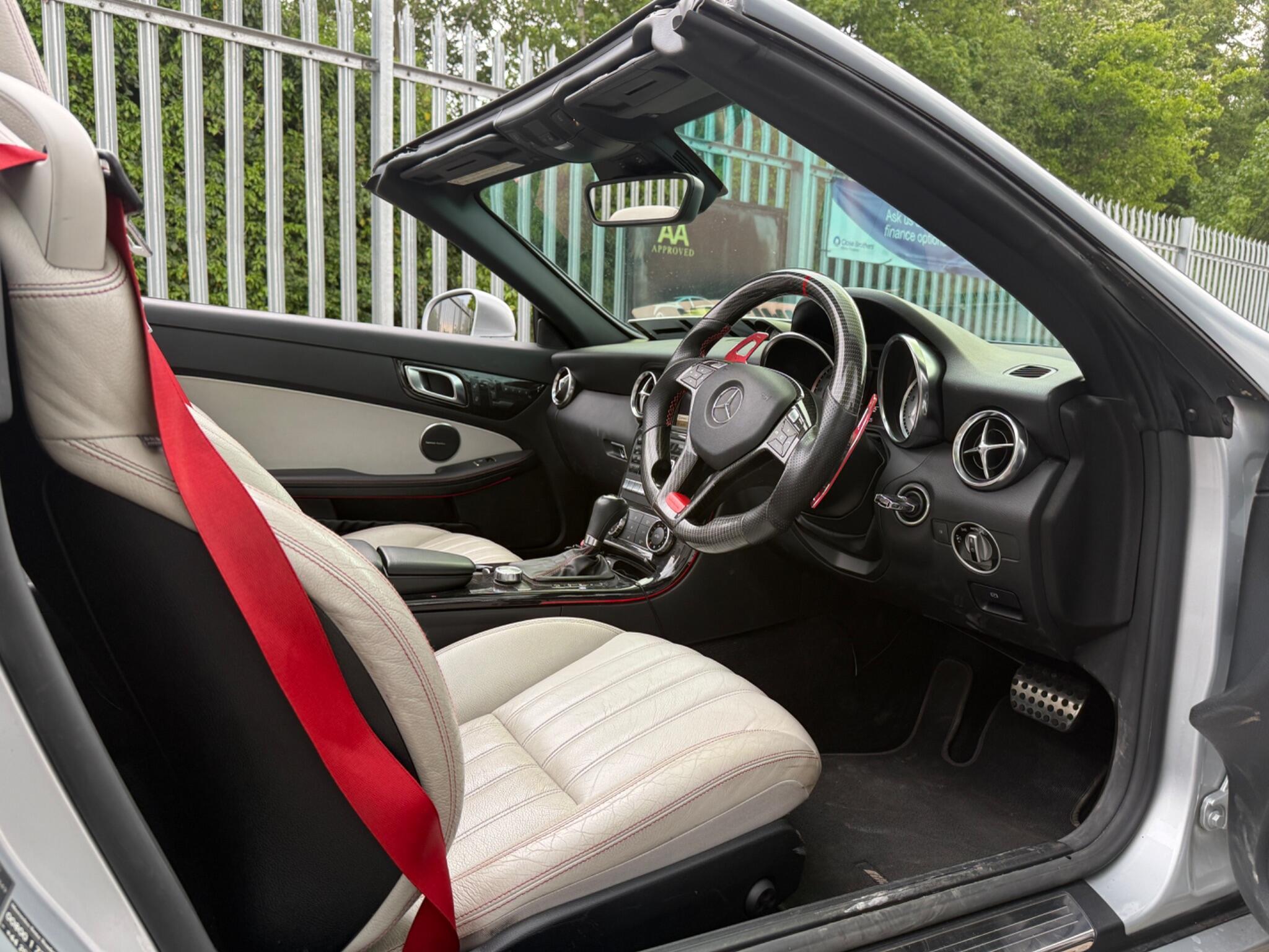 2012 Mercedes-Benz SLK image 15
