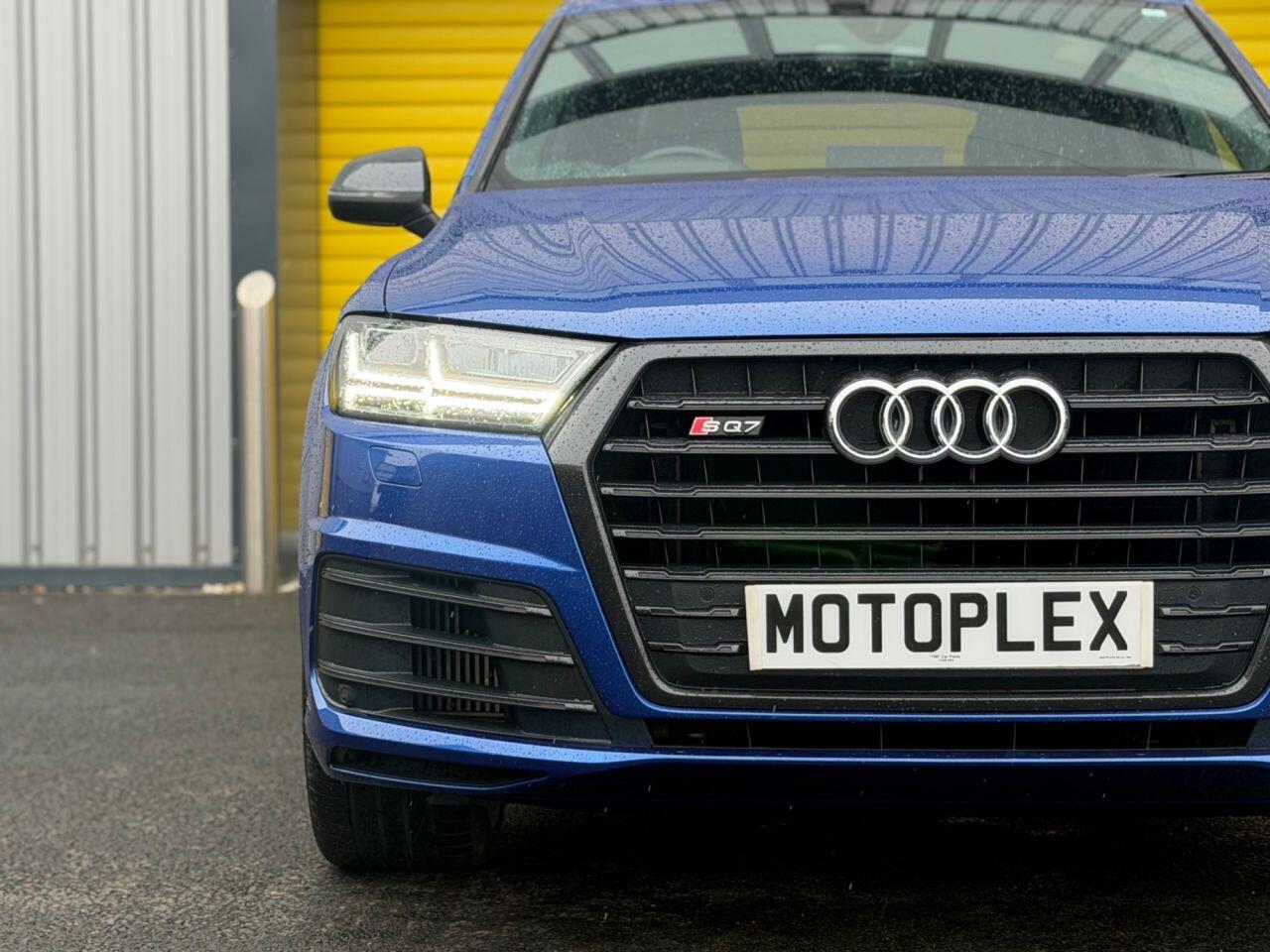 Audi SQ7 view 21