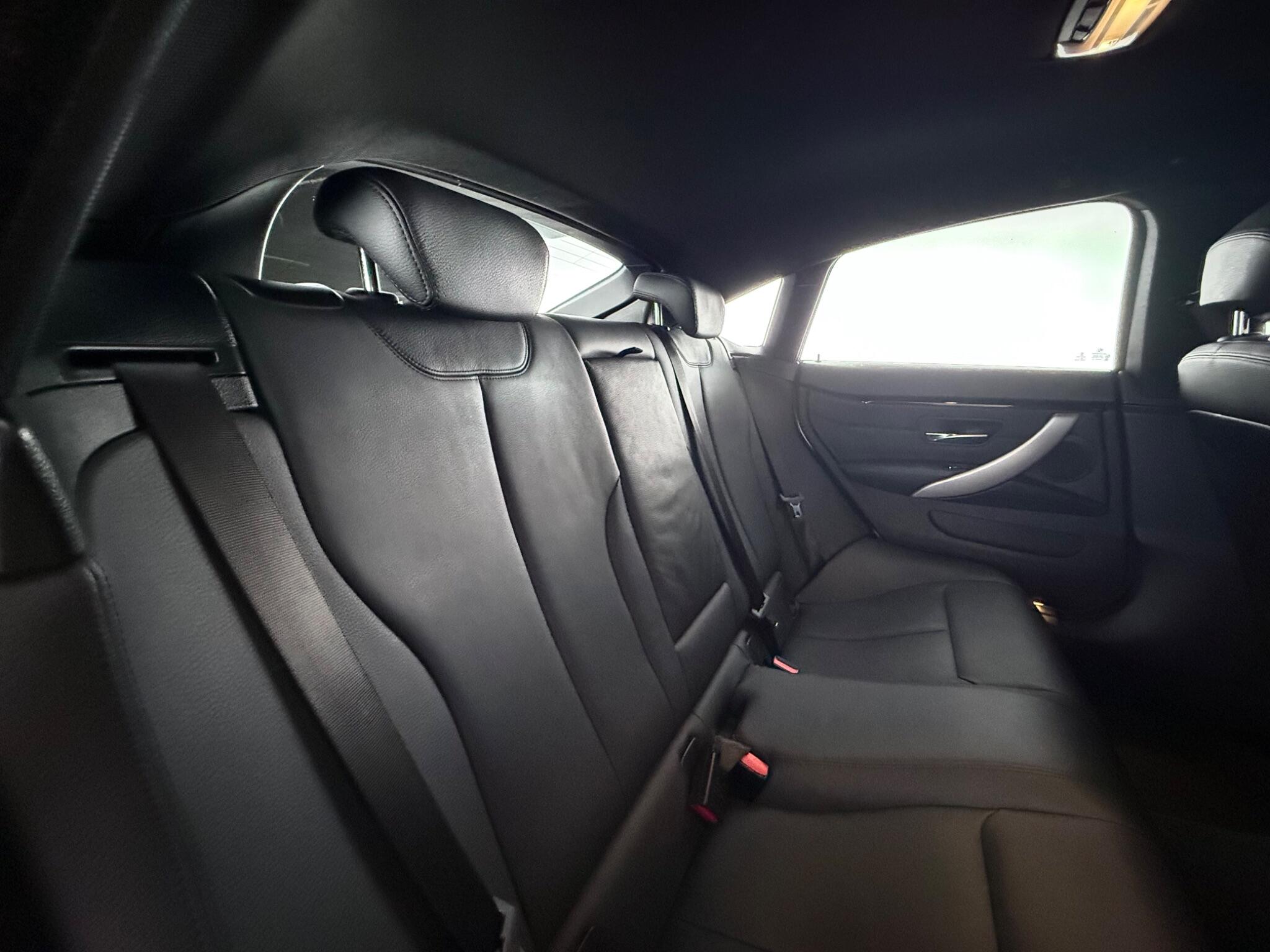 BMW 4 Series view 32