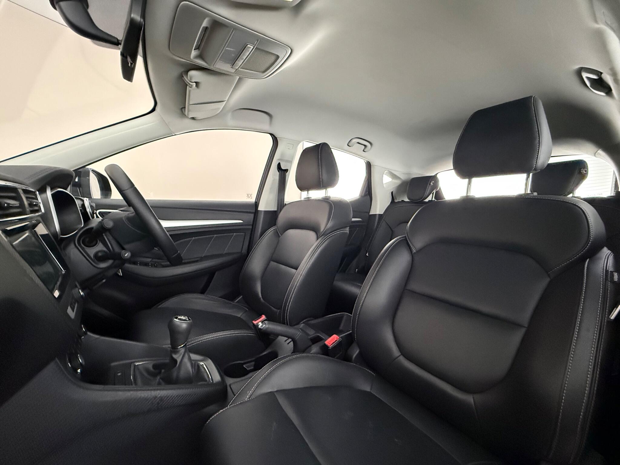 MG ZS view 28