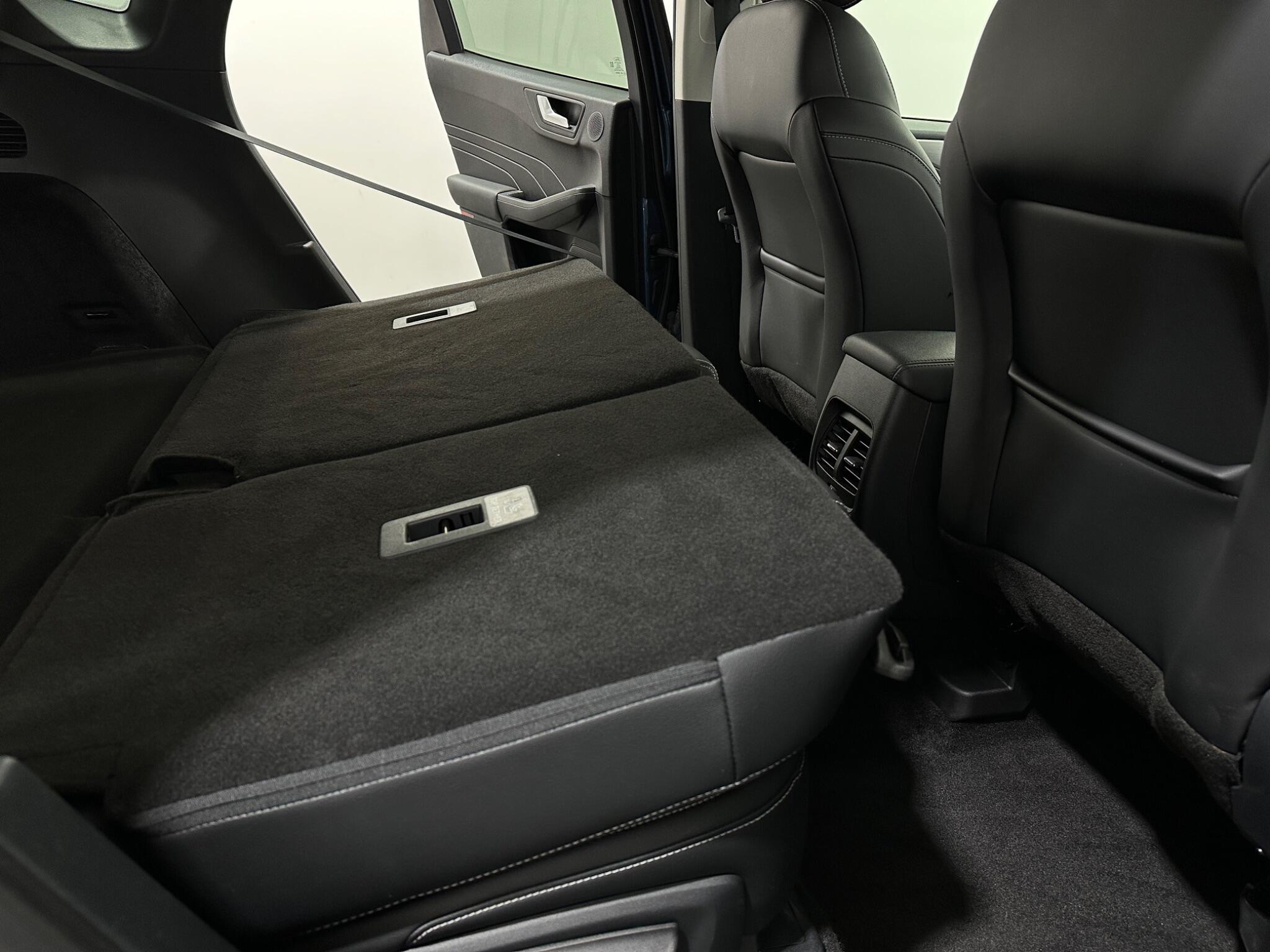 Ford Kuga view 45