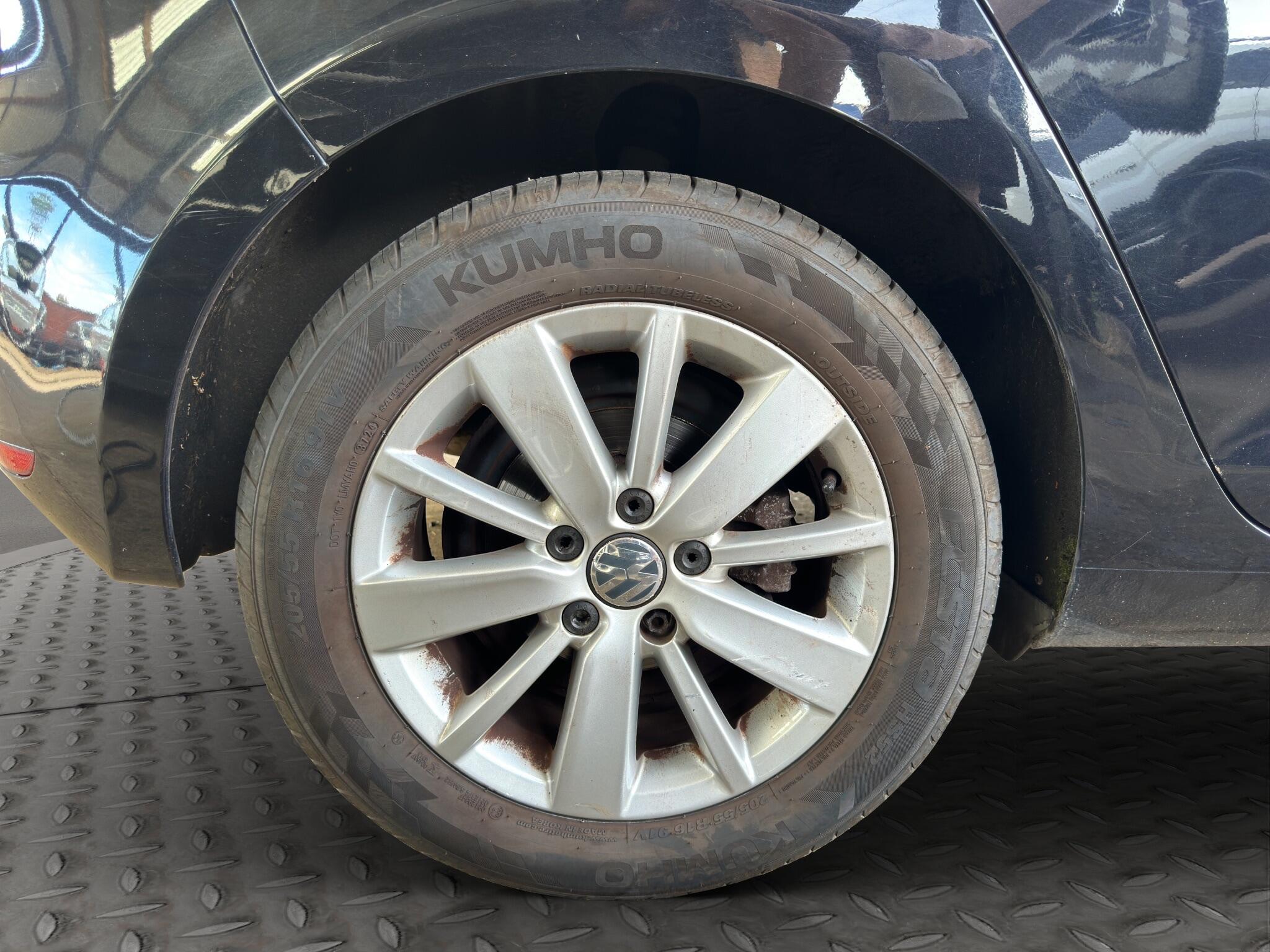 Volkswagen Golf view 26