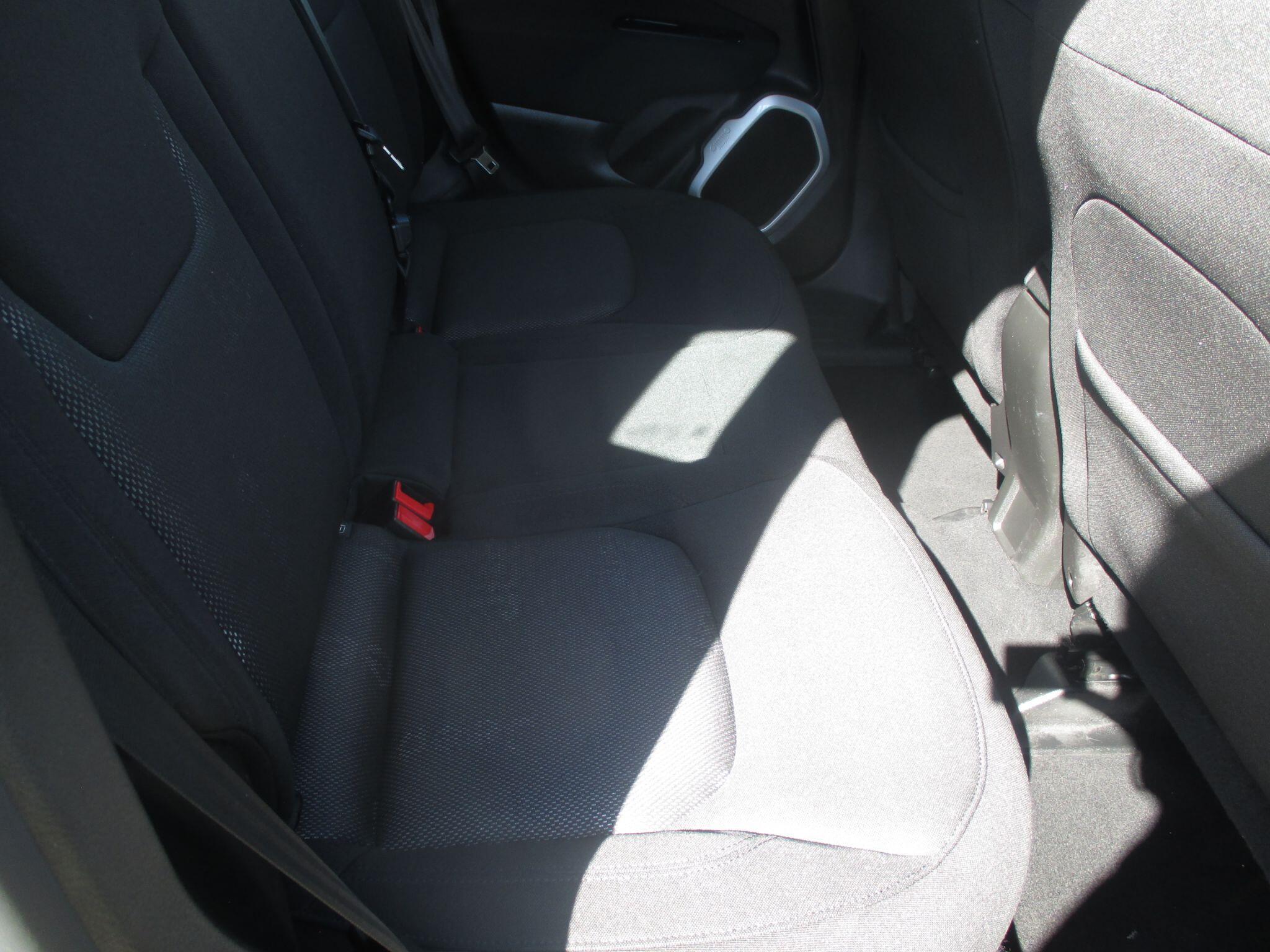 Jeep Renegade view 26