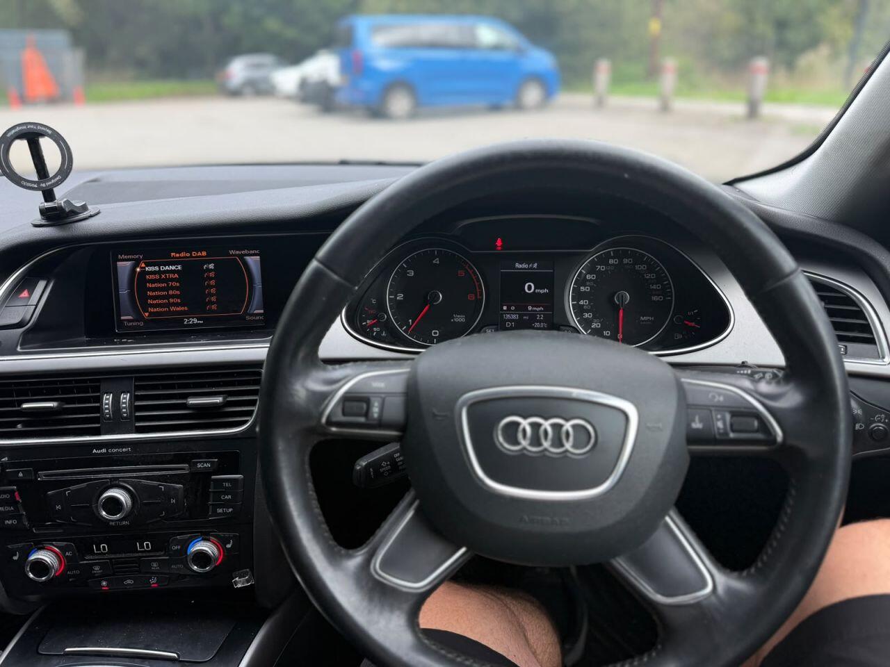 Audi A4 view 14