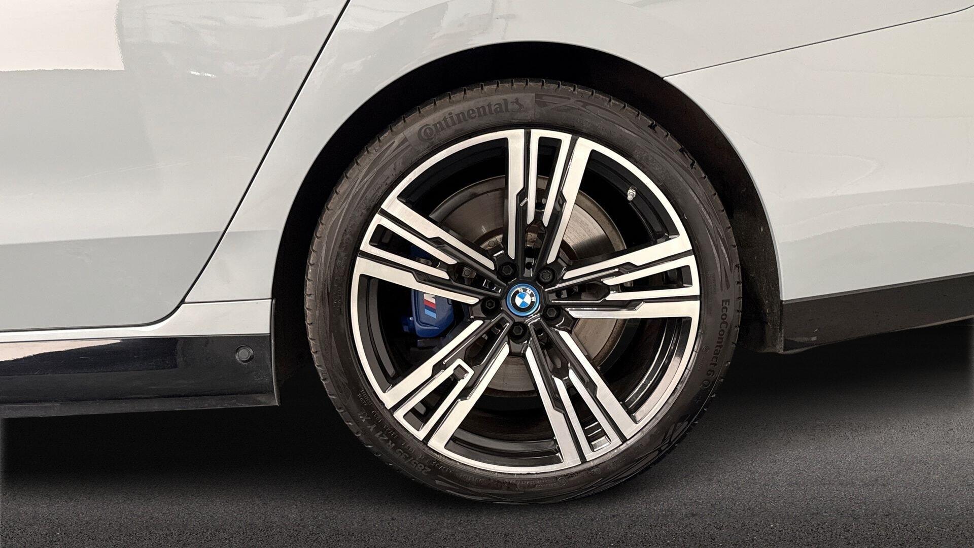BMW I7 view 14