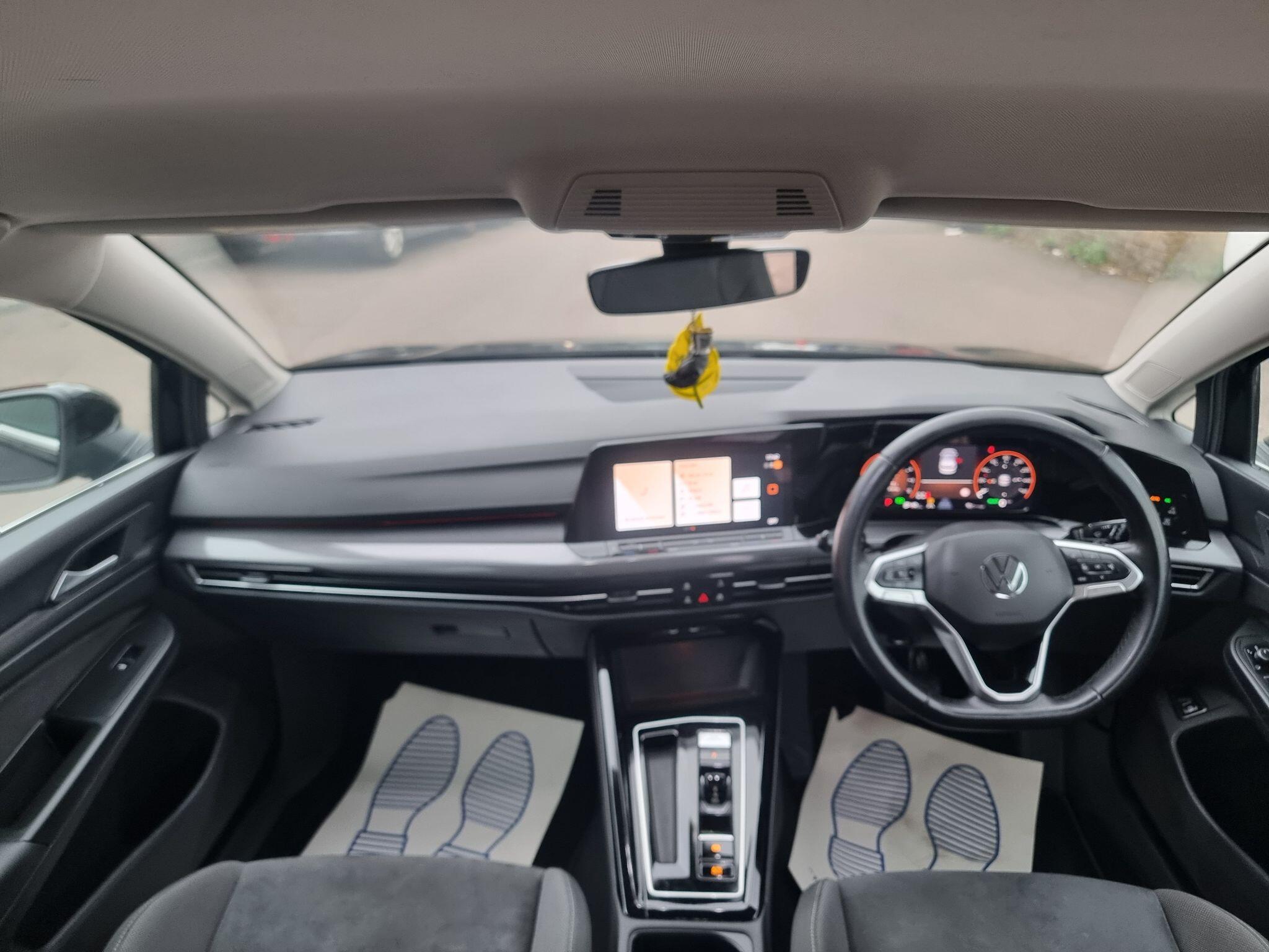 Volkswagen Golf view 18