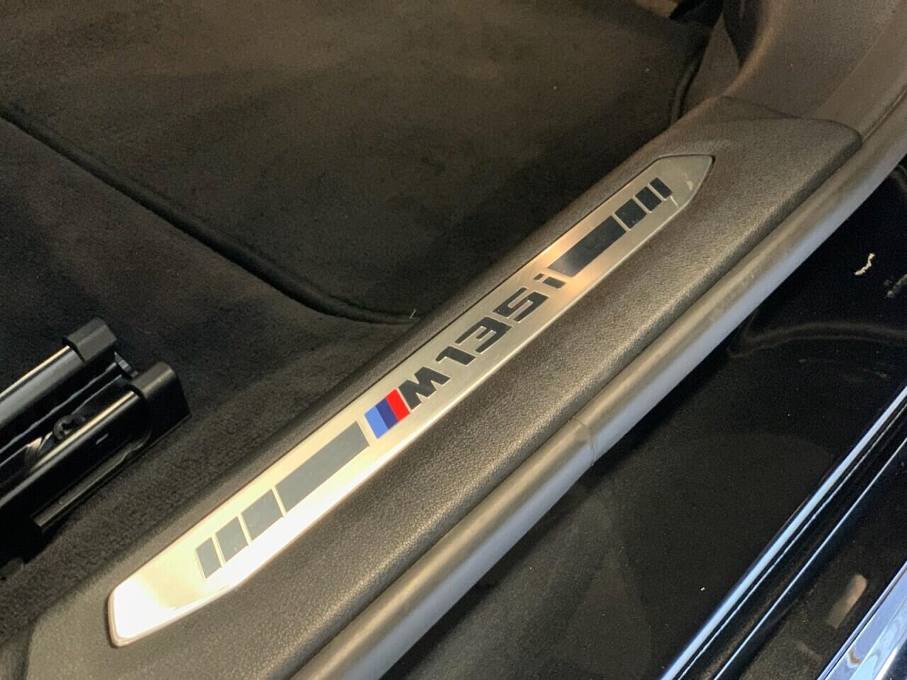 BMW 1 Series view 40