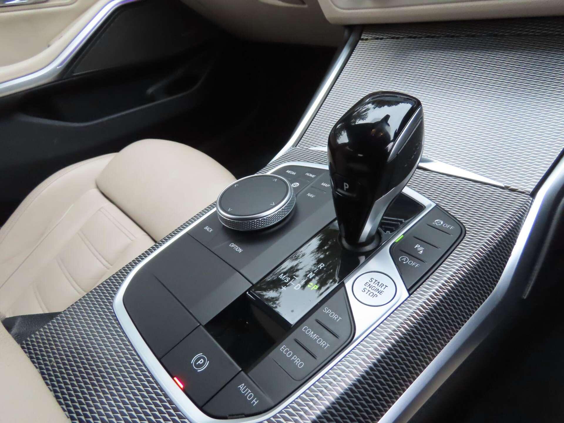 BMW 3 Series view 13