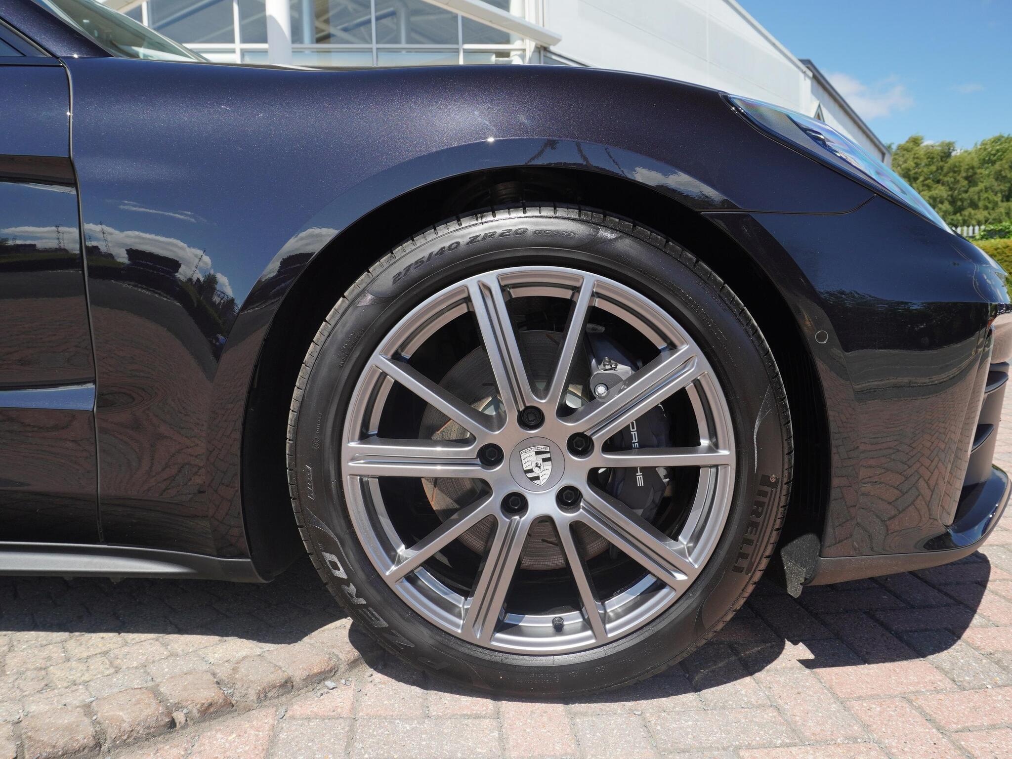 Porsche Panamera view 4