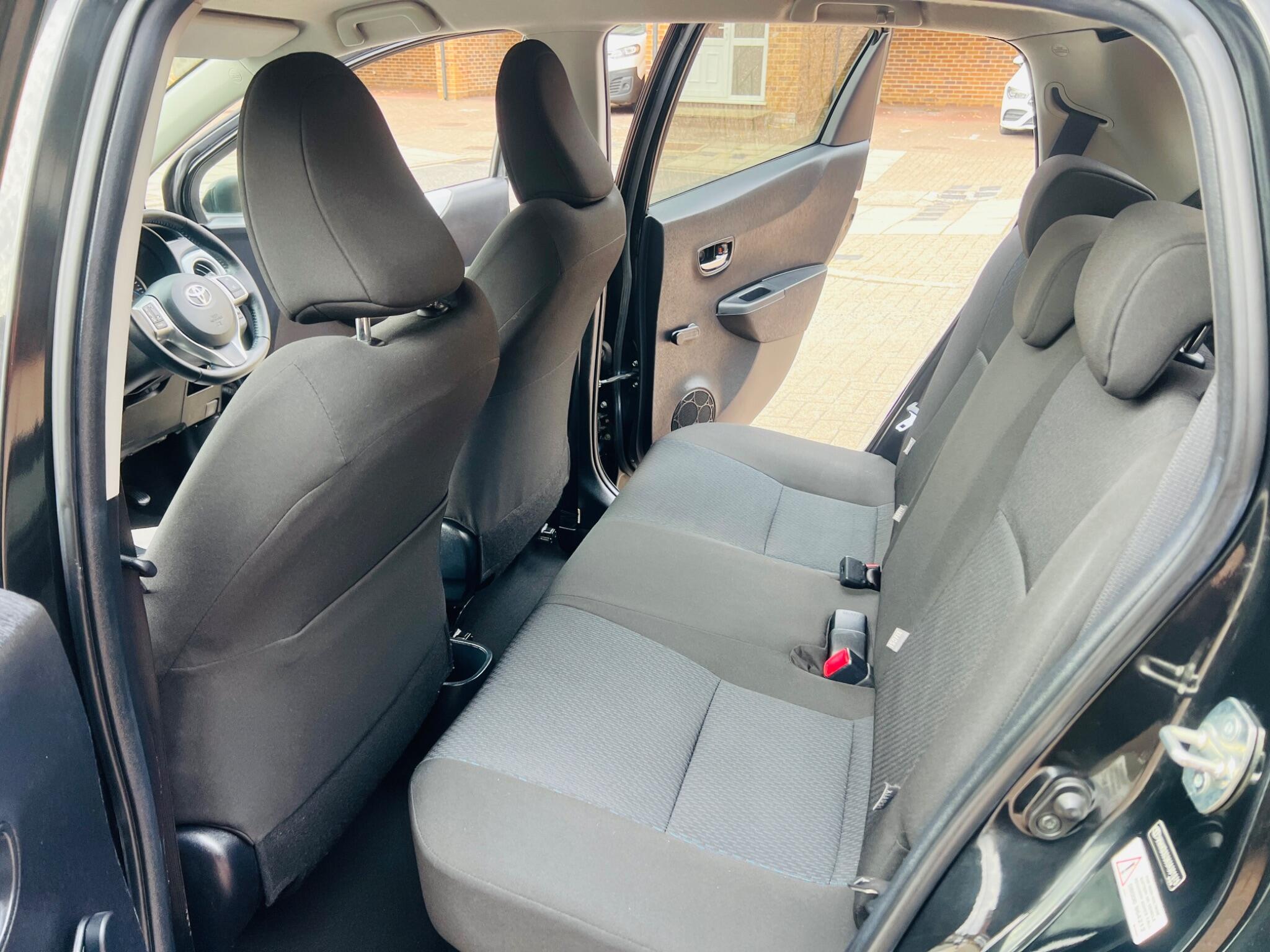 Toyota Yaris view 33
