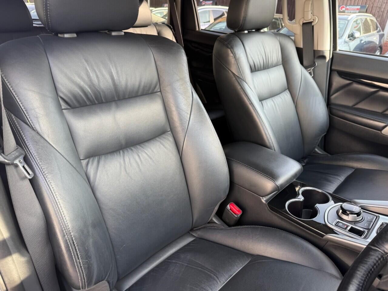 Mitsubishi Shogun Sport view 20