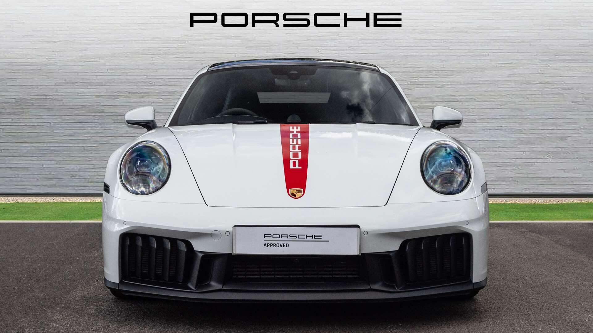 Porsche 911 view 9