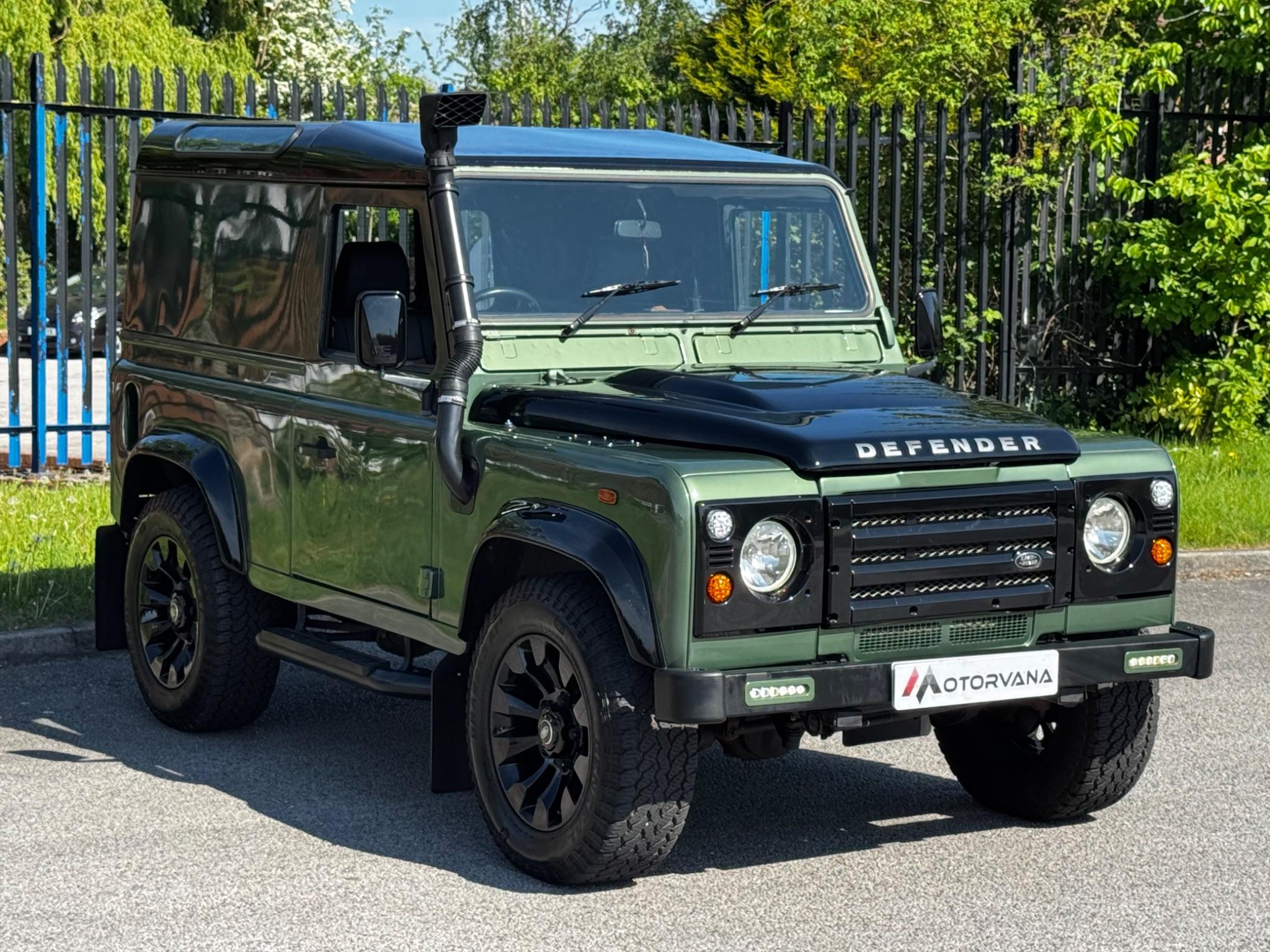 Land Rover Defender view 12