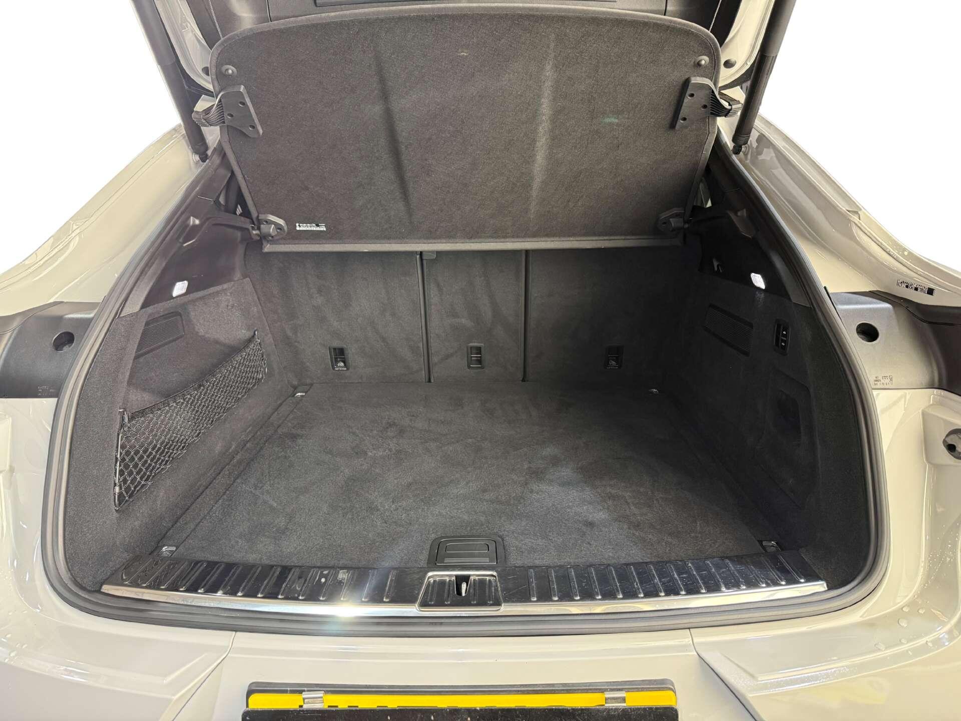 Porsche Cayenne view 13