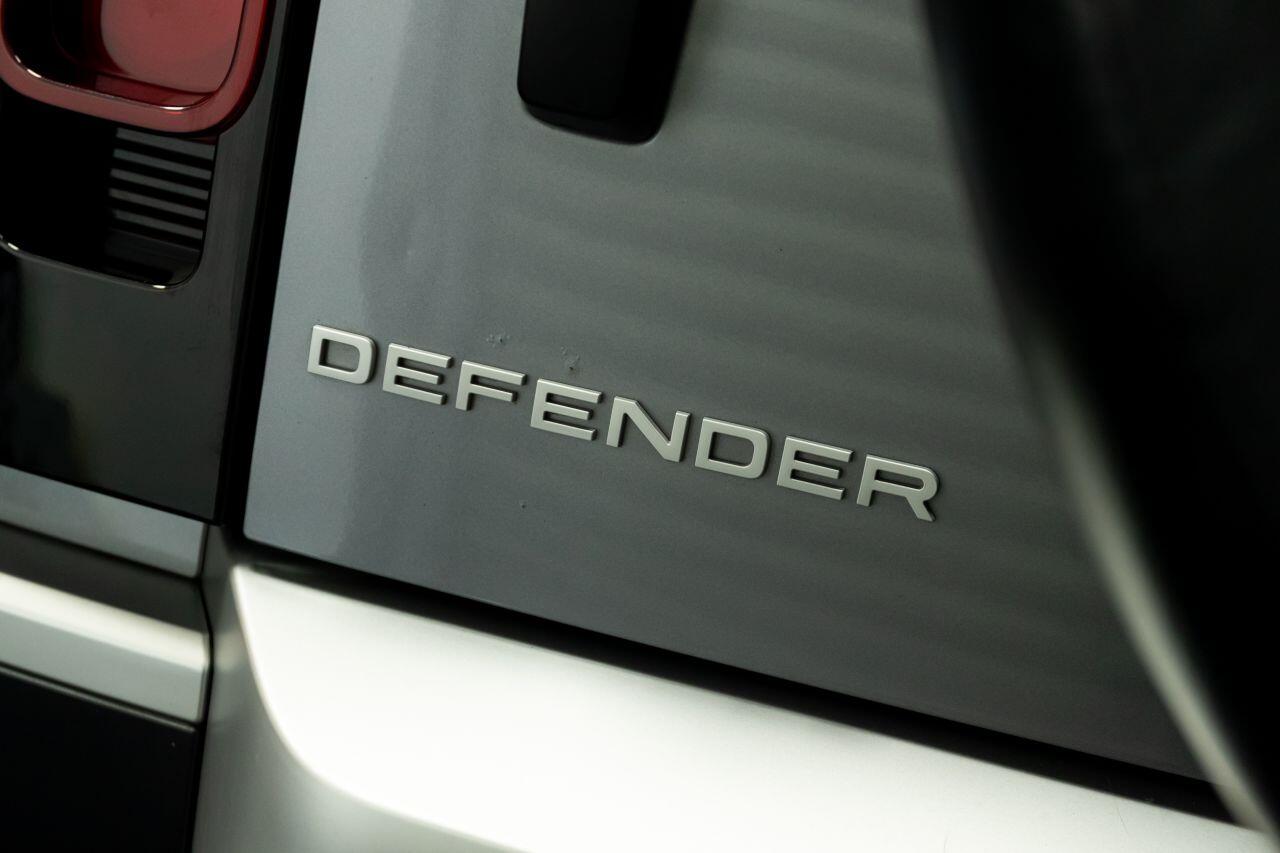 Land Rover Defender 110 view 47