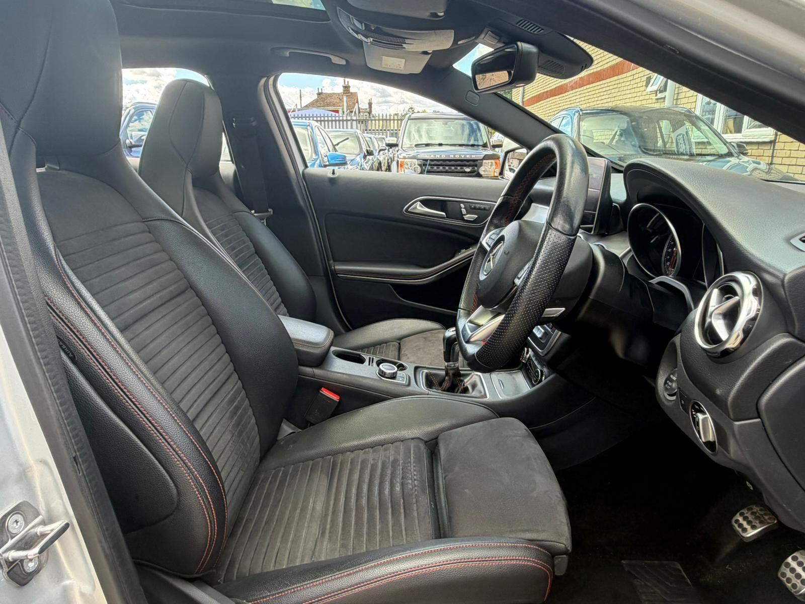 Mercedes-Benz Gla view 9