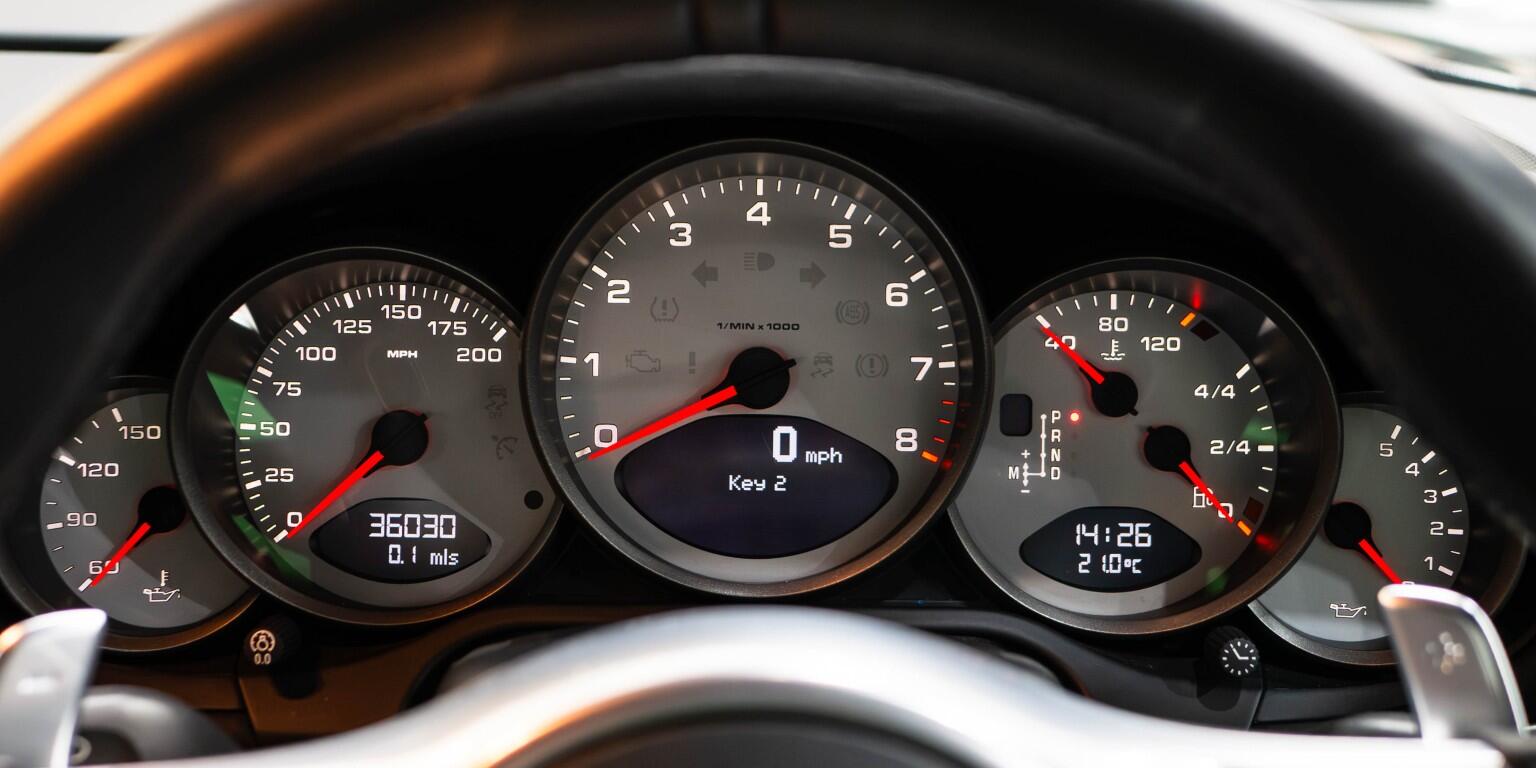 Porsche 911 view 27