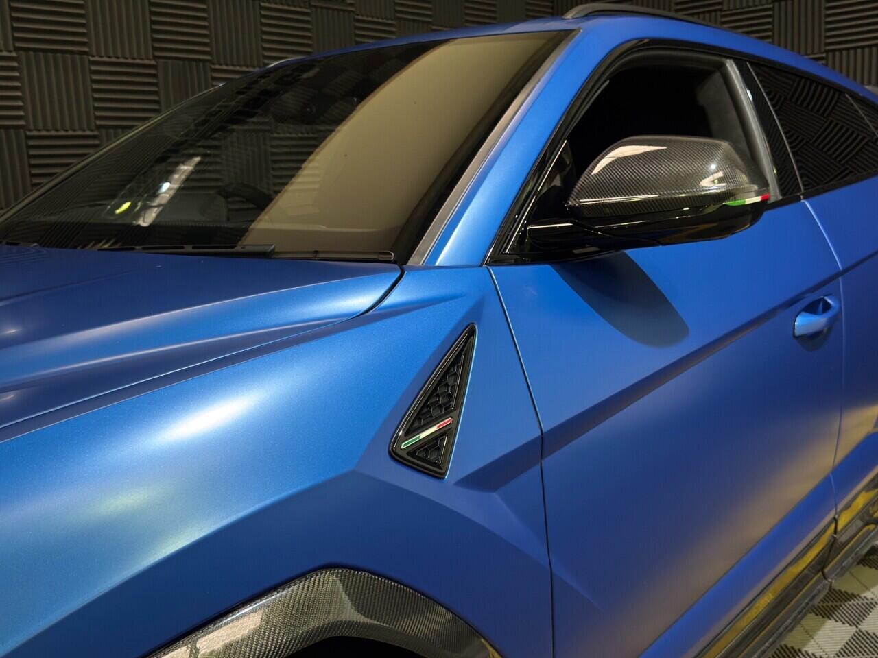 Lamborghini Urus view 29