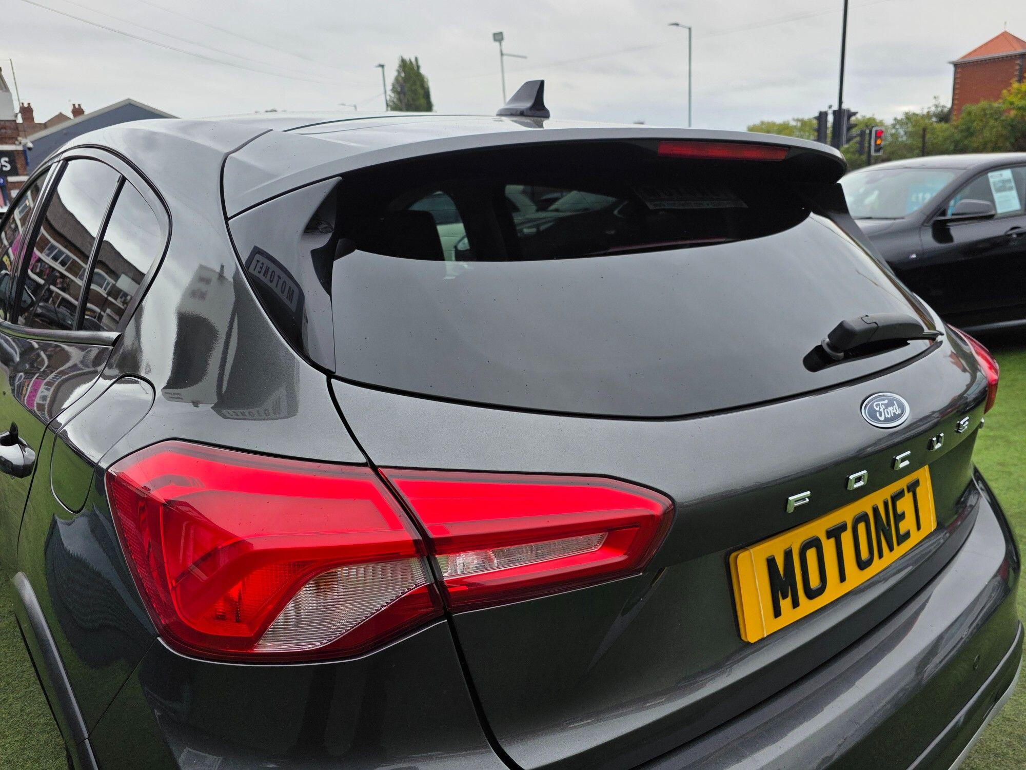 Ford Focus view 24
