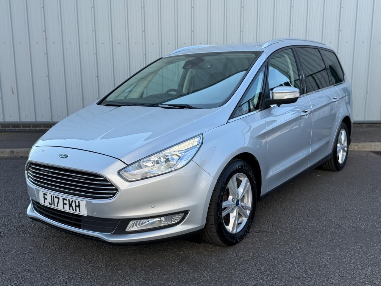 Ford Galaxy view 5