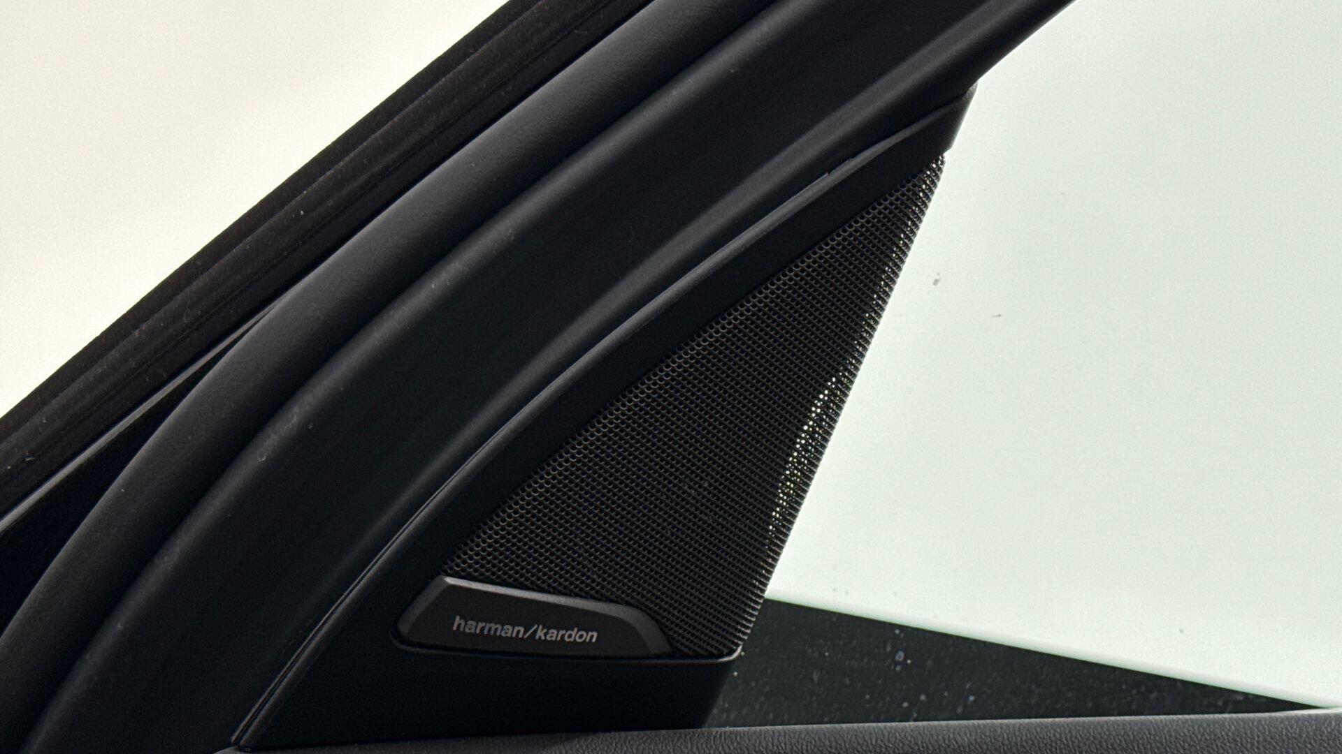 BMW X3 view 21