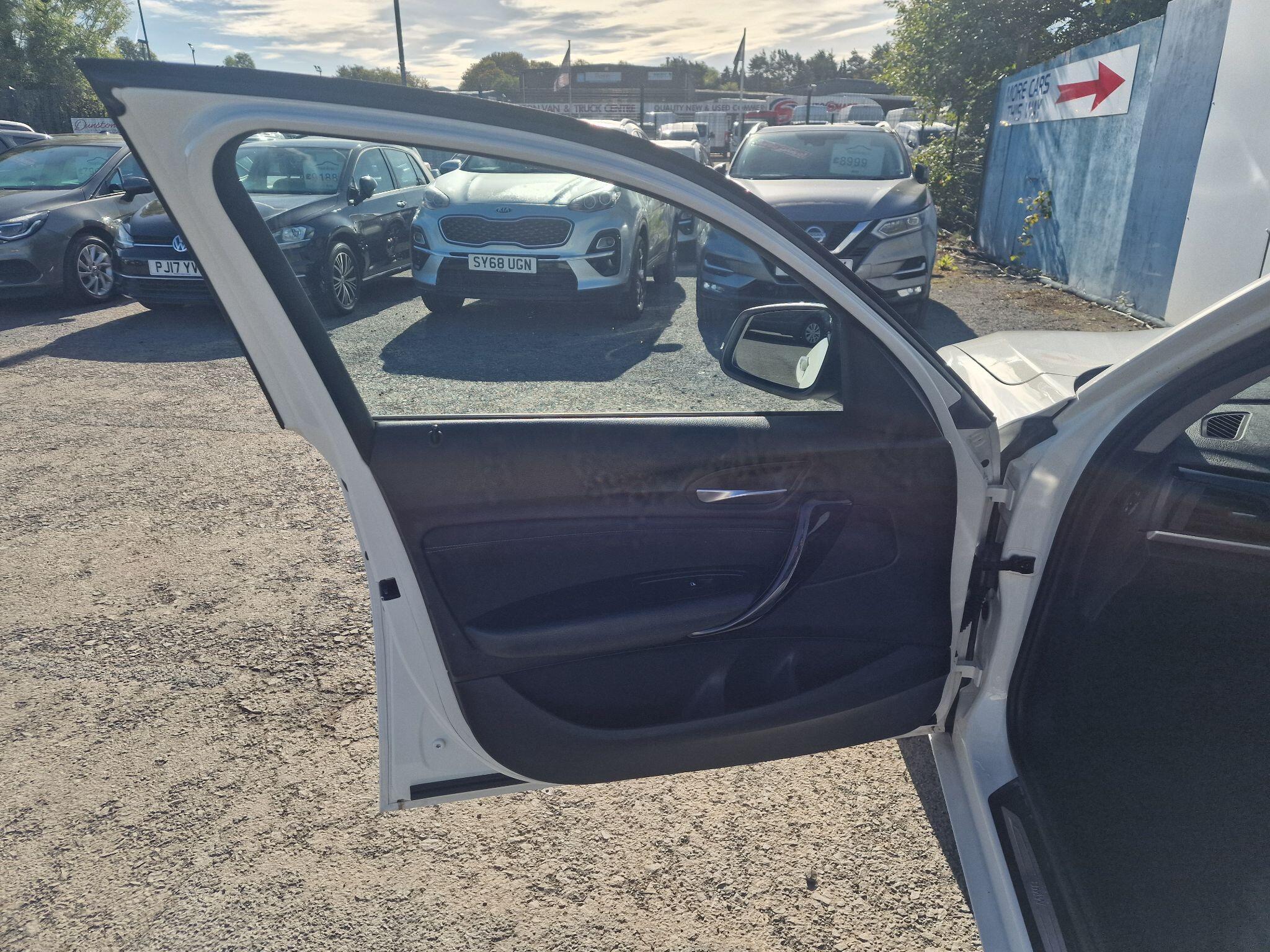 BMW 1 Series view 35