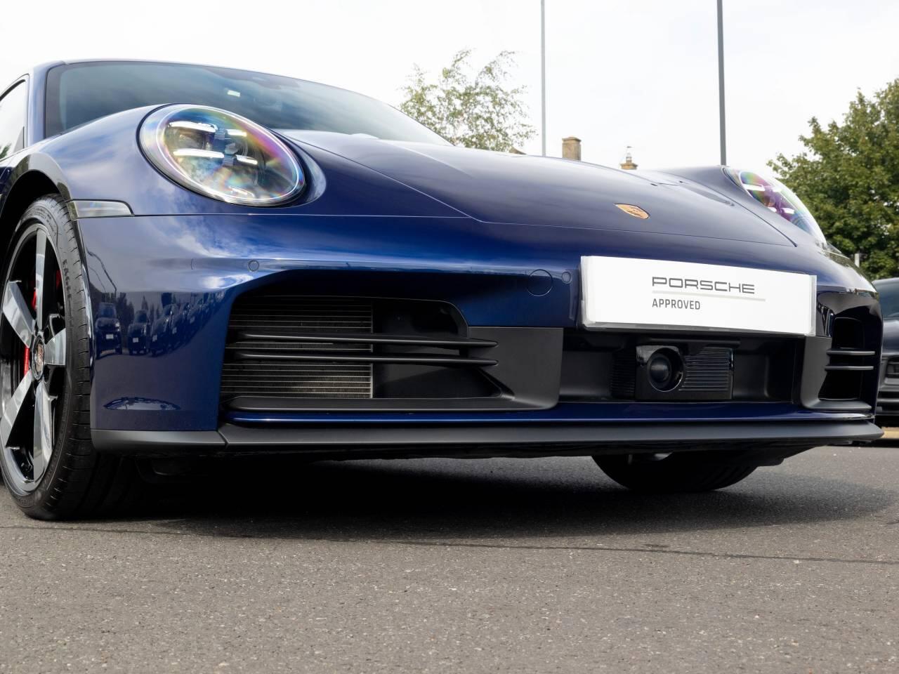 Porsche 911 view 28