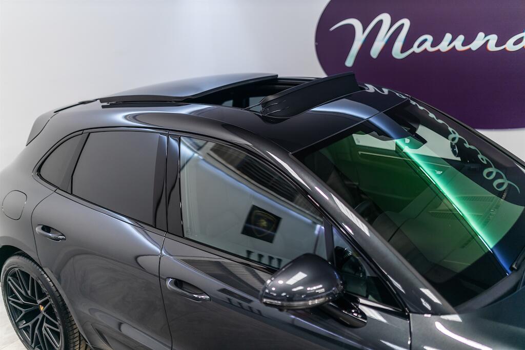 Porsche Macan view 15