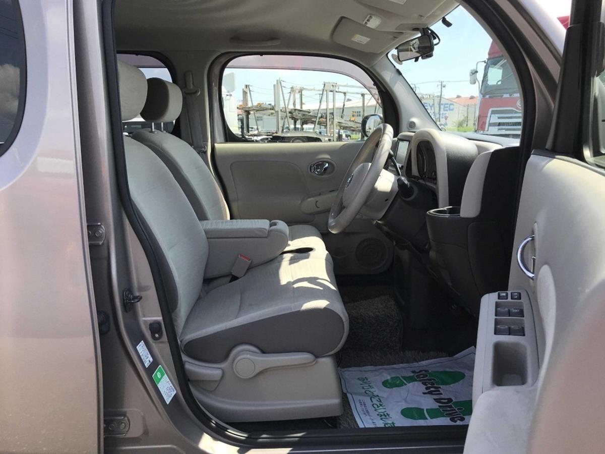 Nissan Cube view 2
