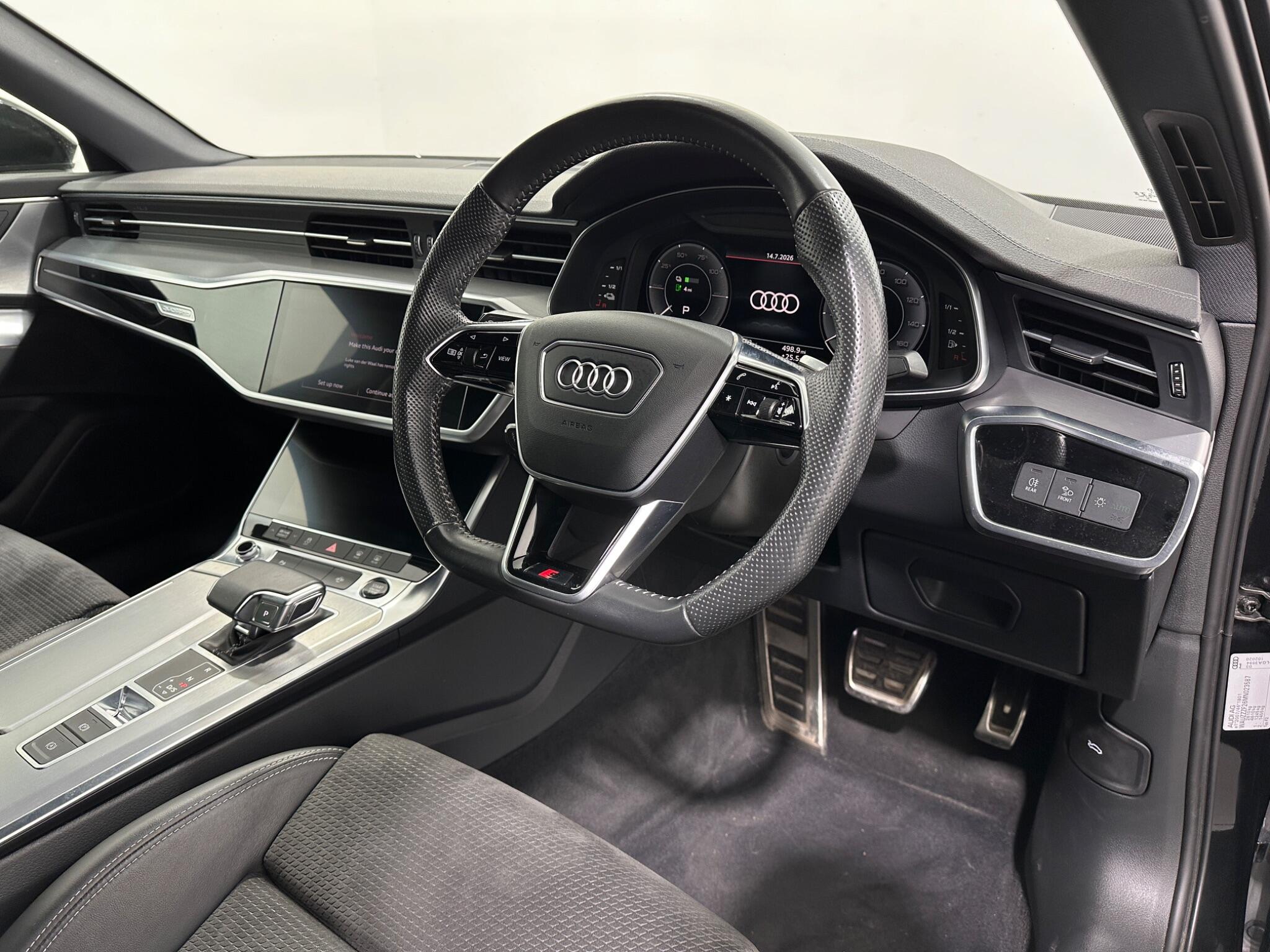 Audi A6 Saloon view 11