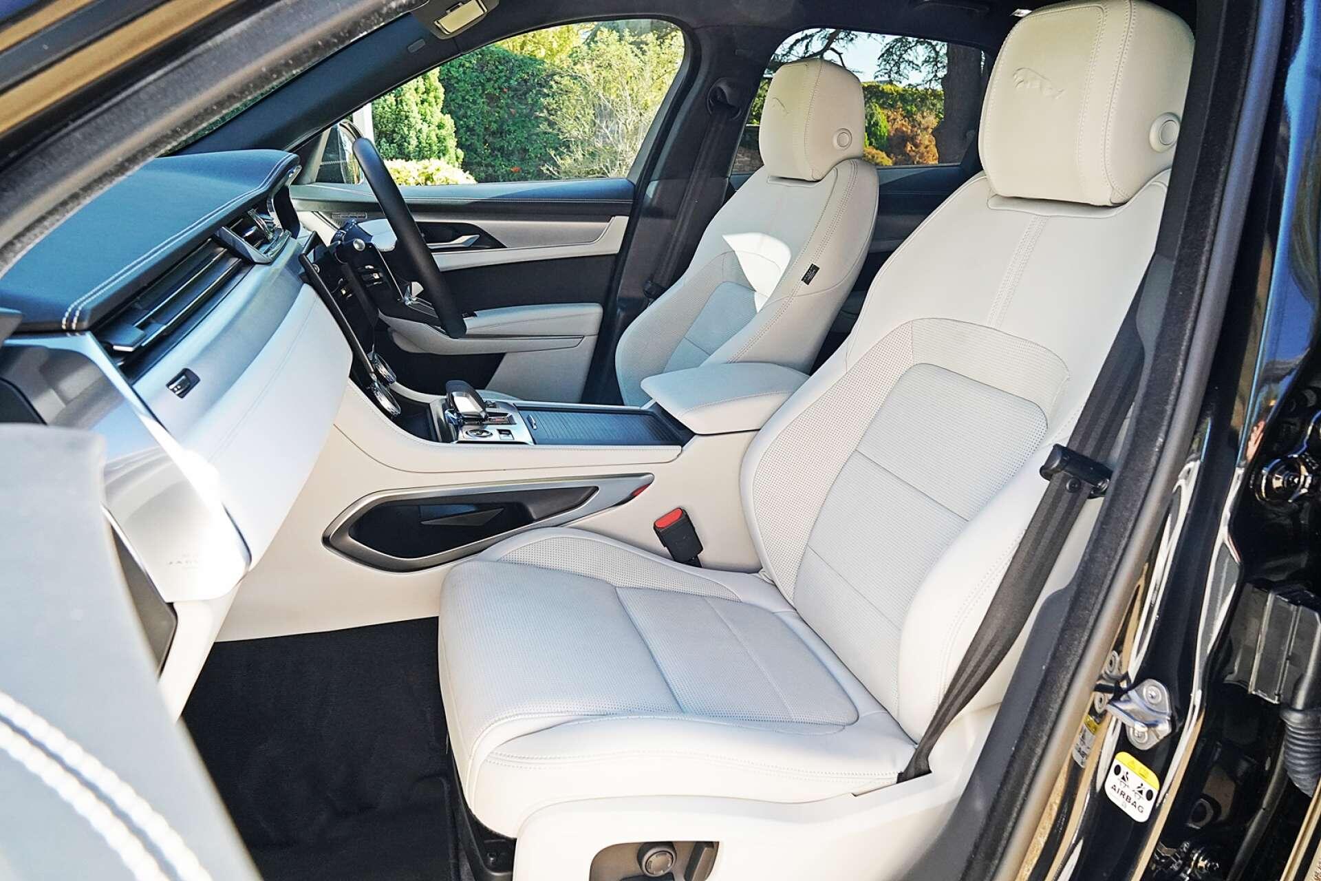 Jaguar F-Pace view 12