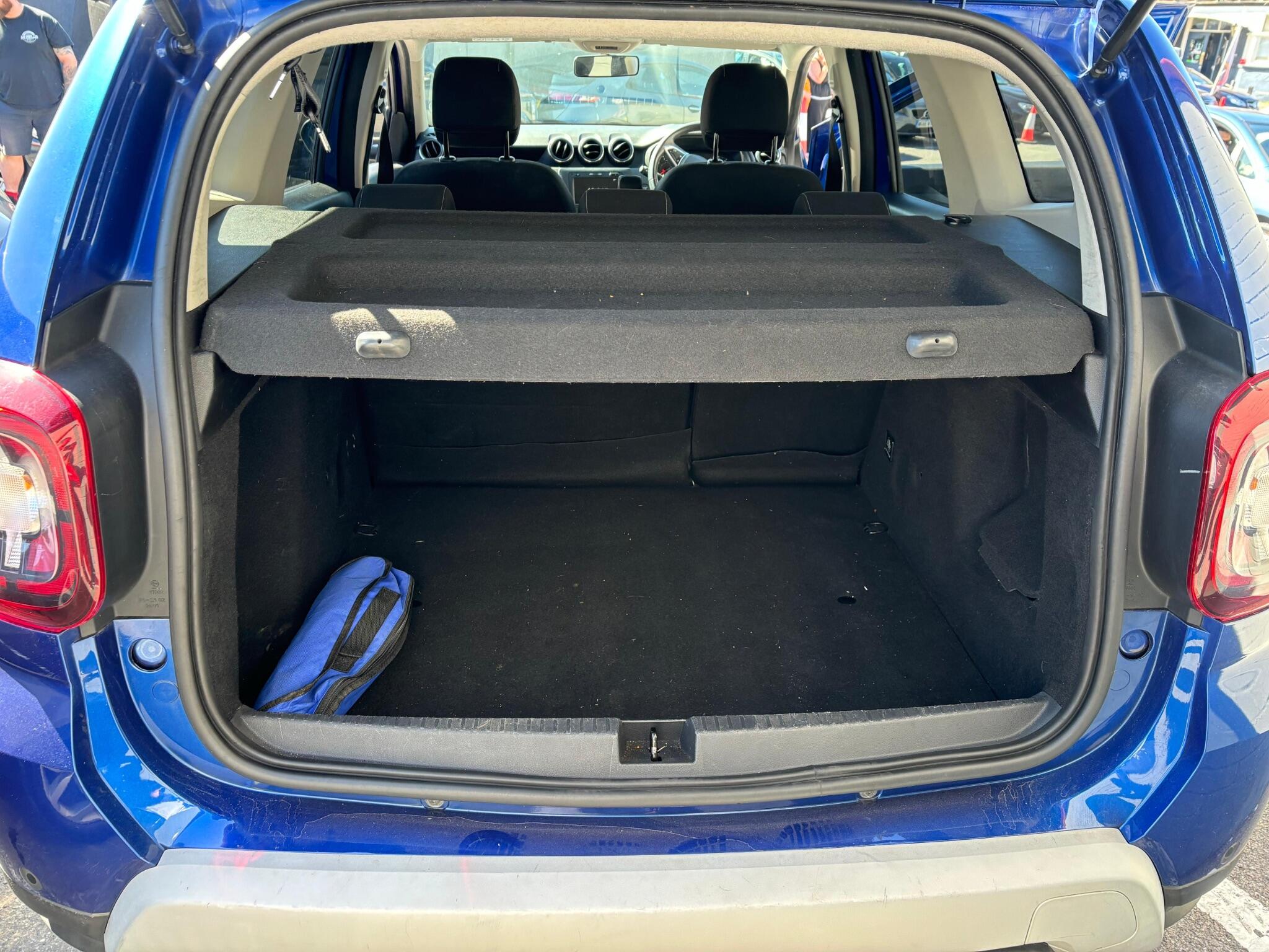Dacia Duster view 26