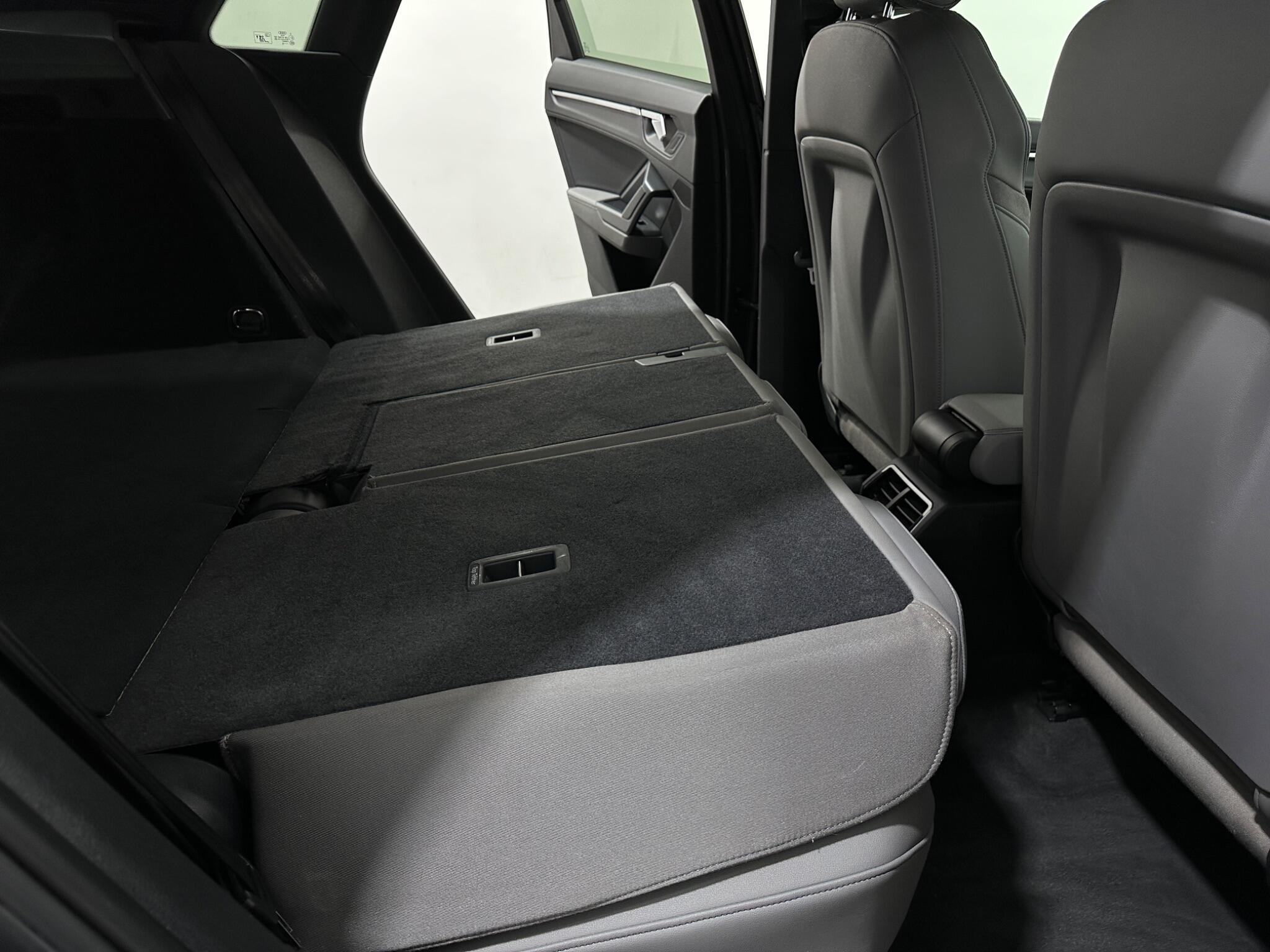 Audi Q3 view 45