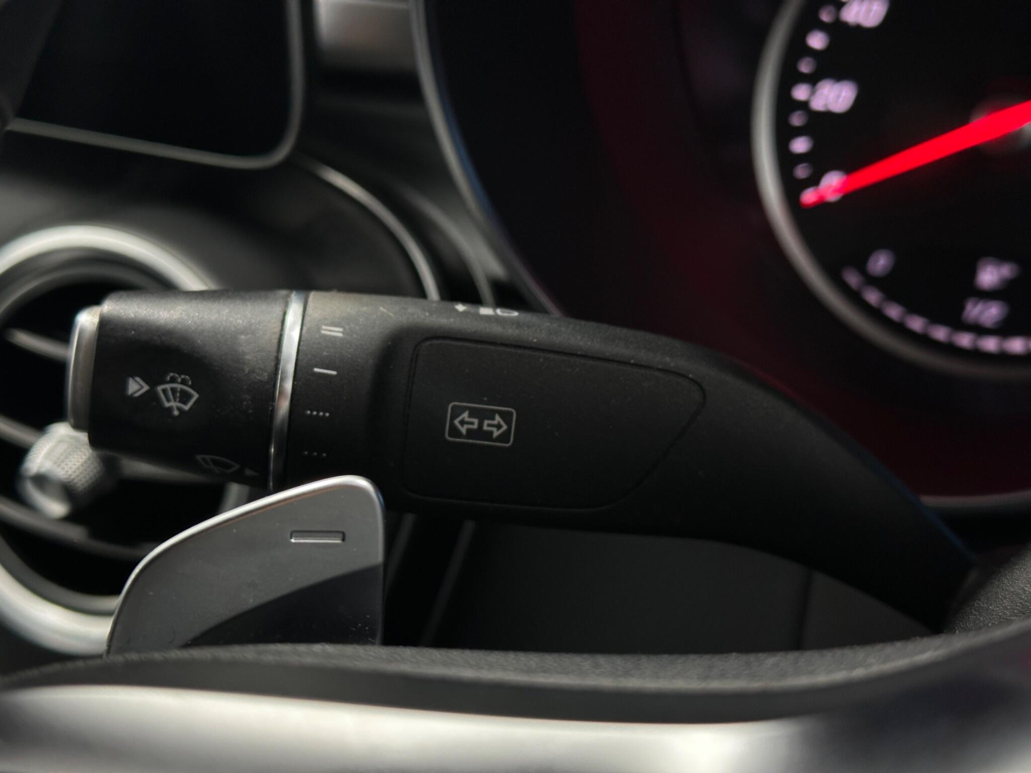 Mercedes-Benz C-Class view 13