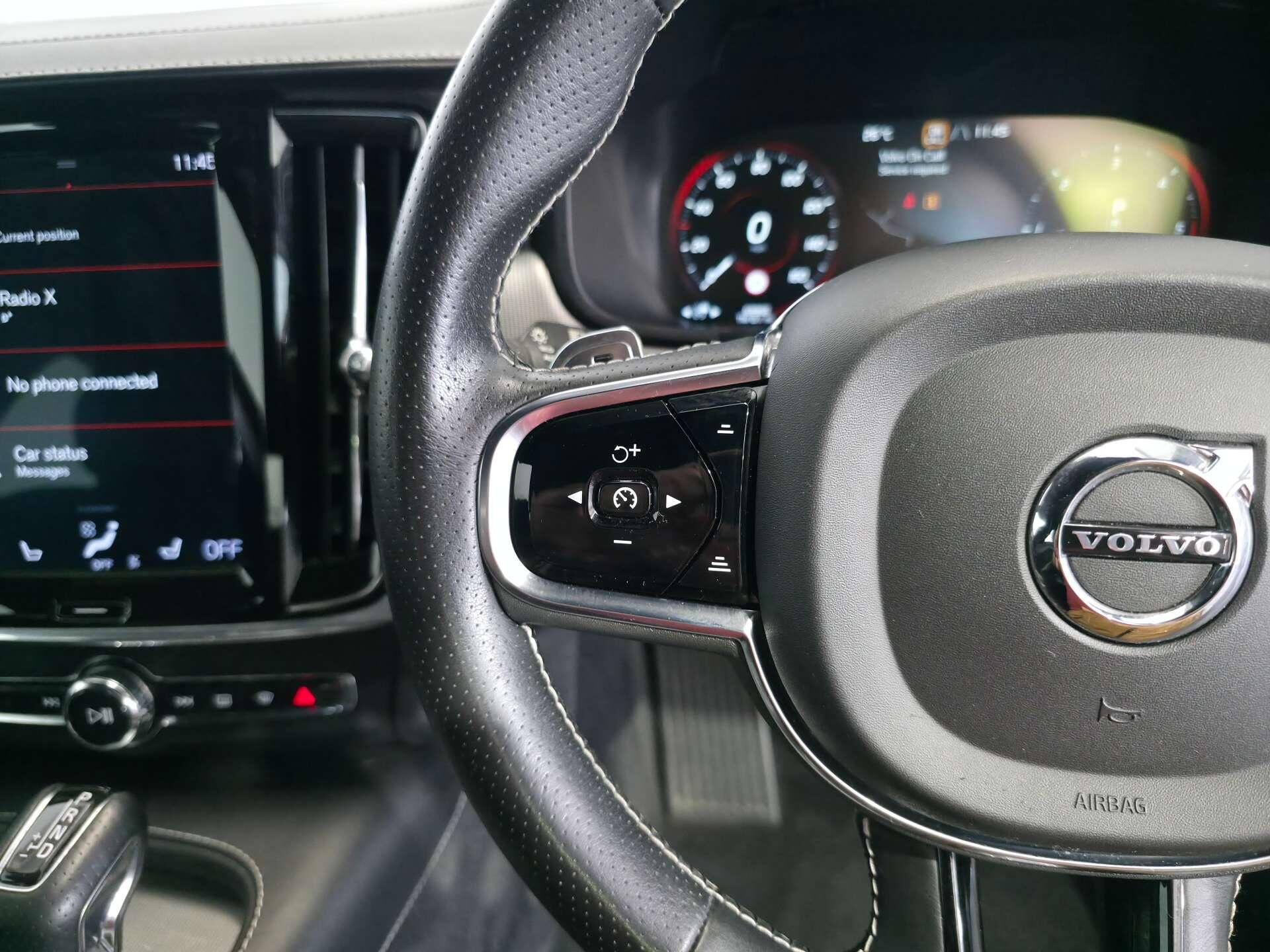 Volvo S90 view 31