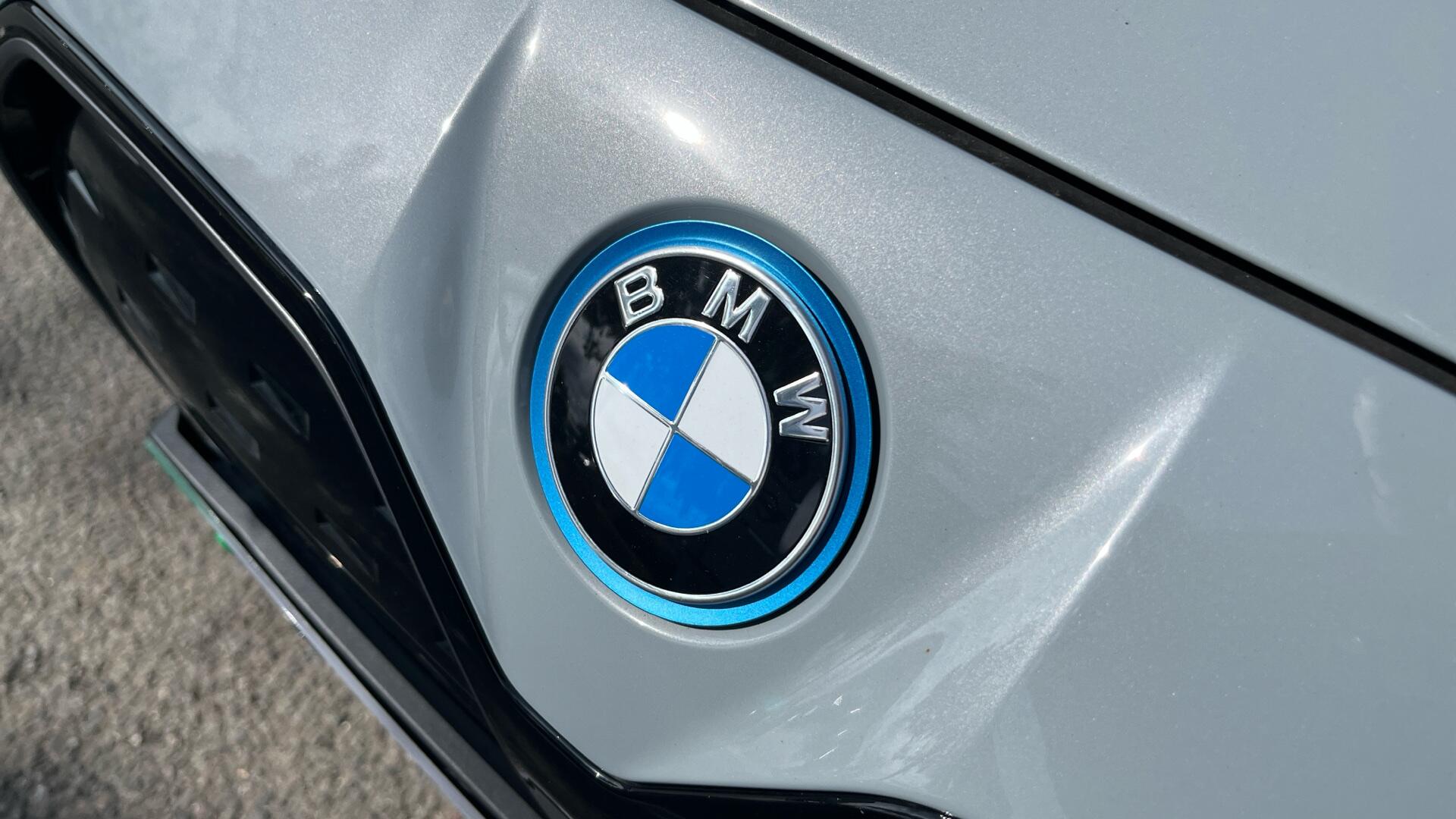 BMW i4 view 38