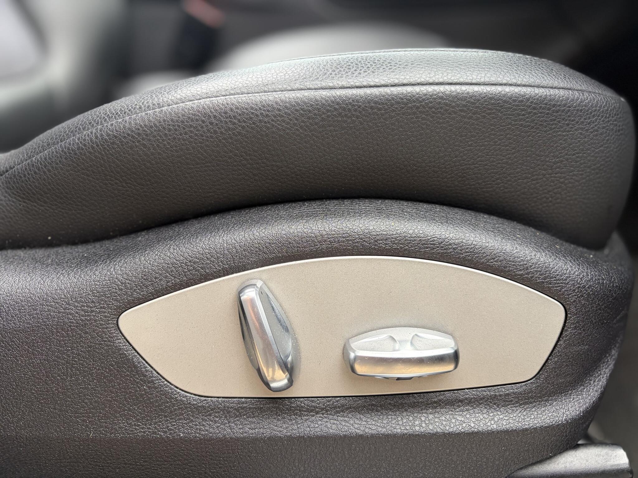 Porsche Macan view 19