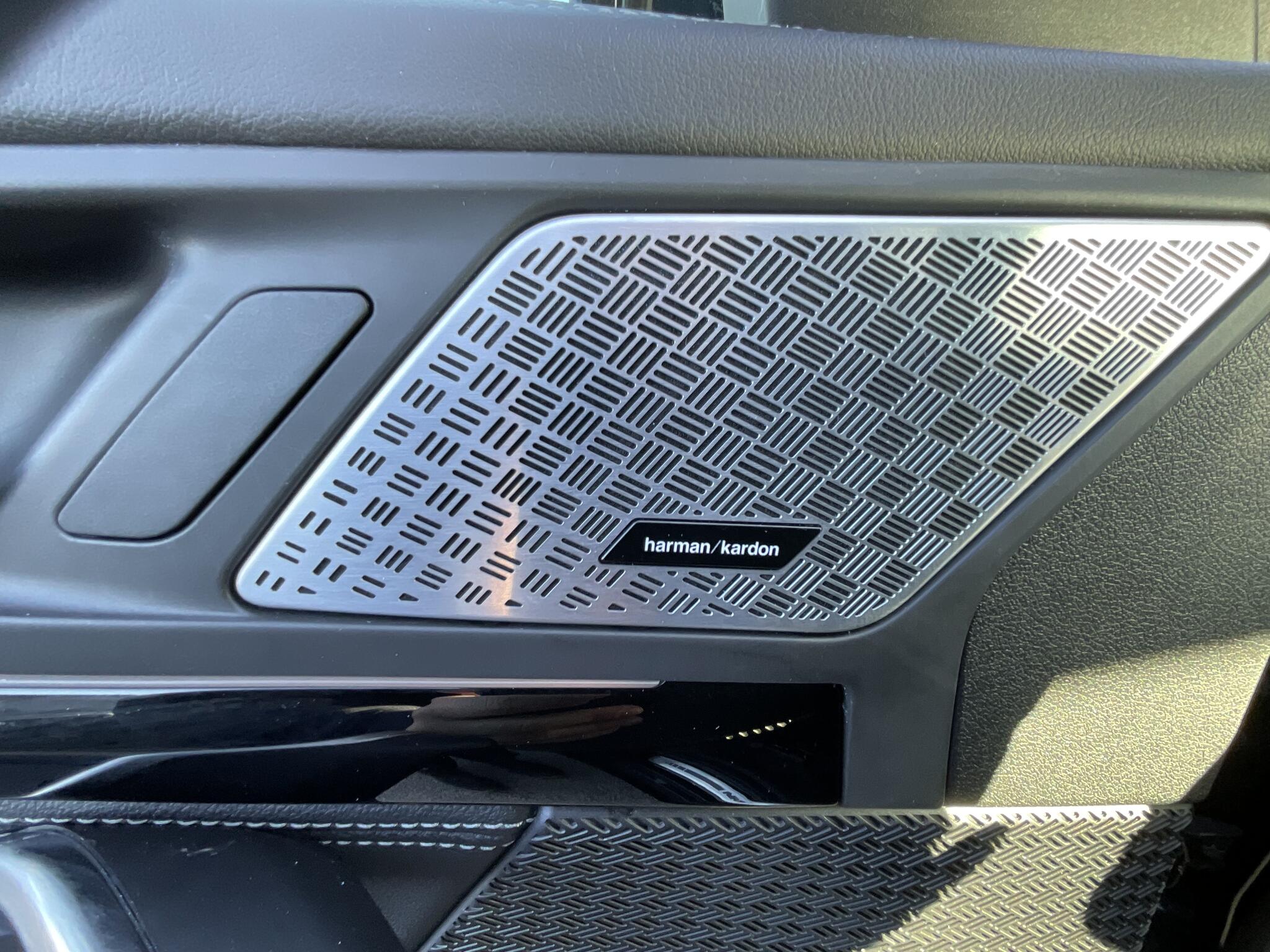 BMW Ix1 view 24