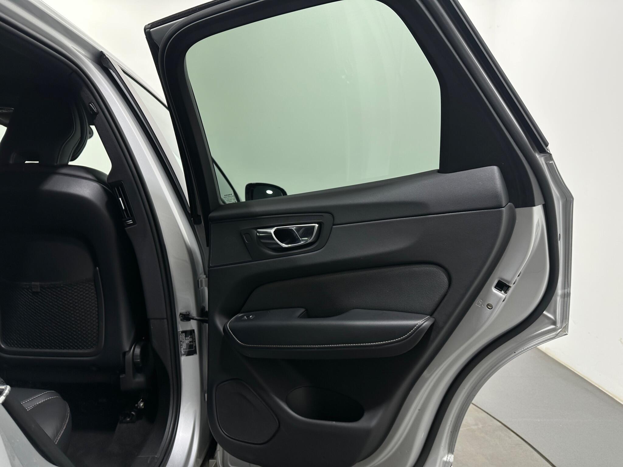 Volvo XC60 view 41