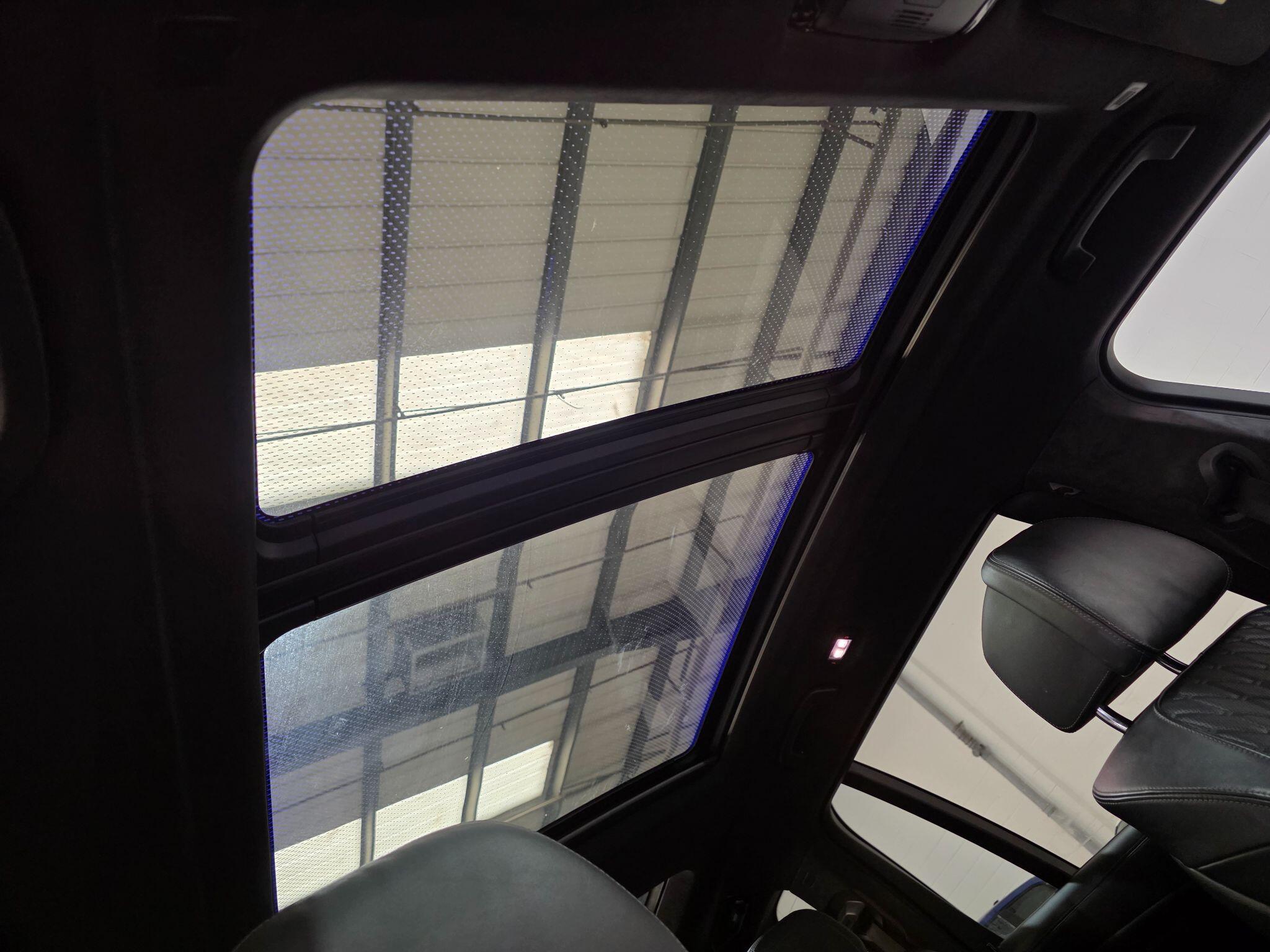 BMW X7 view 8