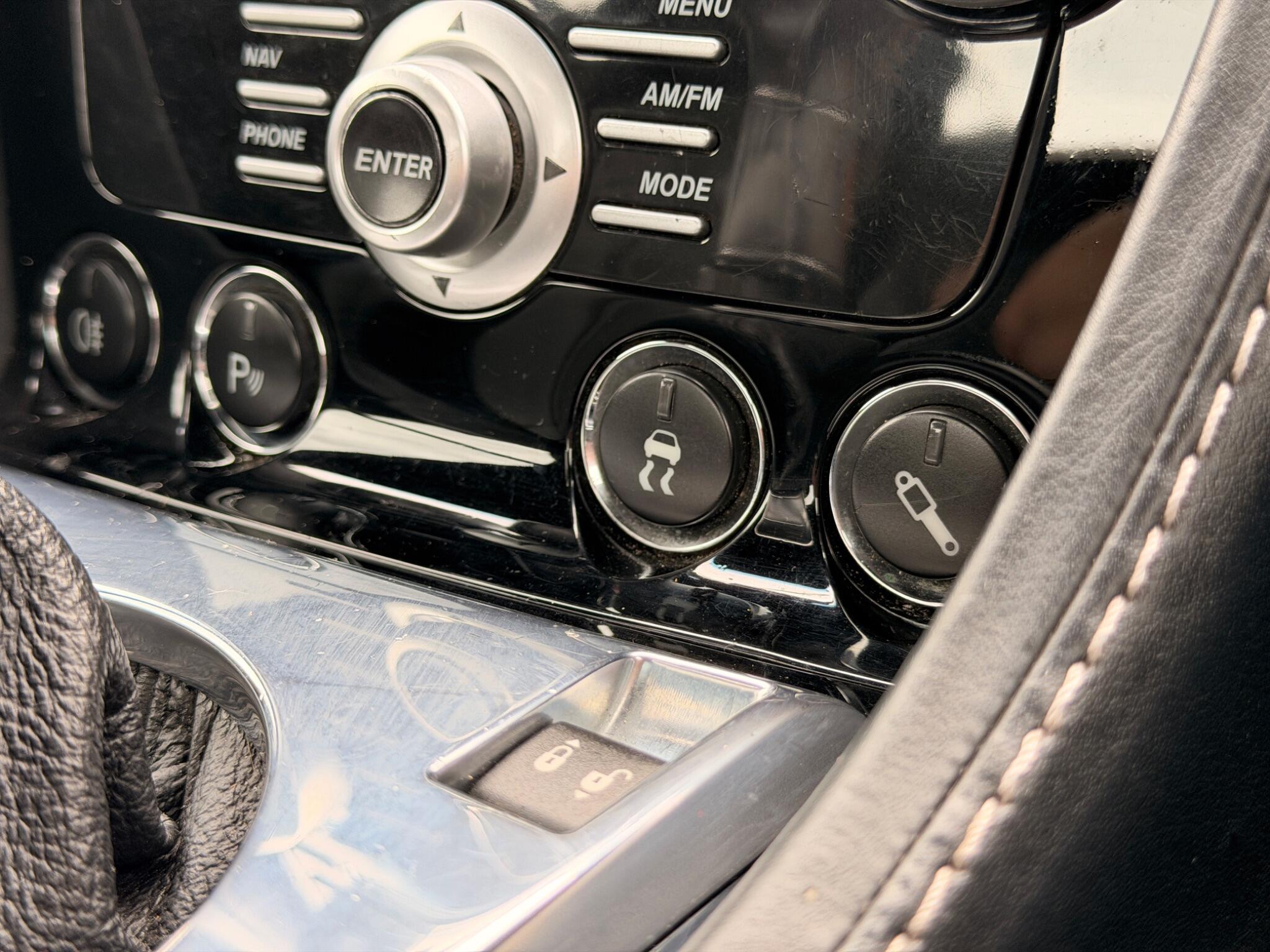 Aston Martin DBS view 44