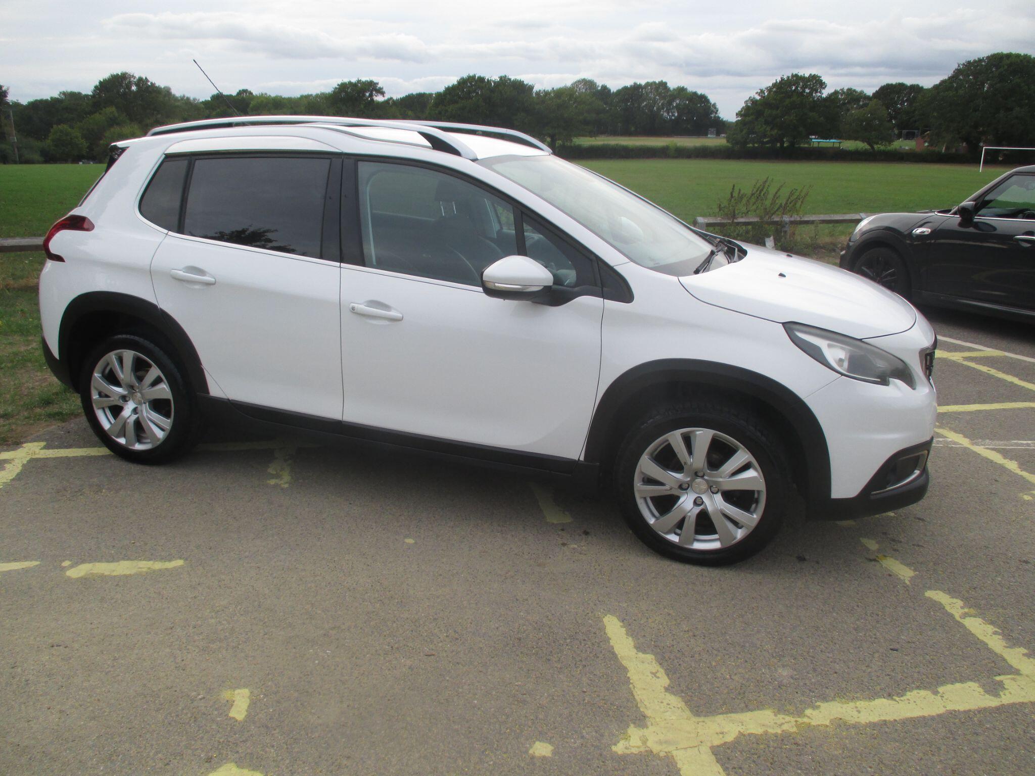 Peugeot 2008 view 8