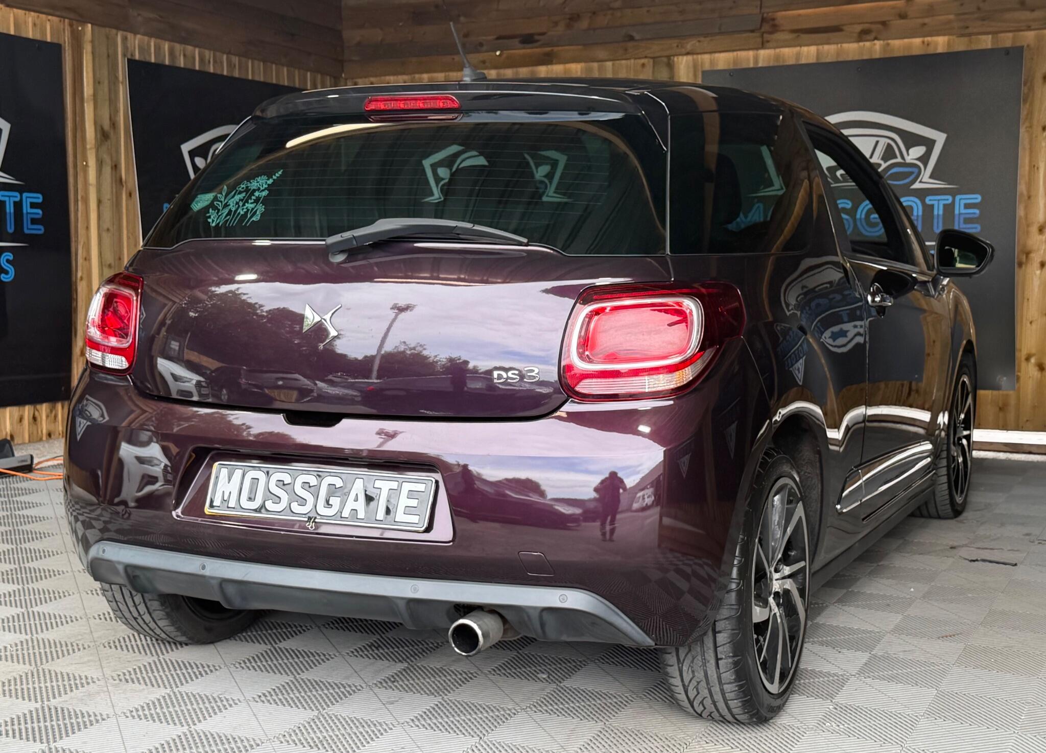 DS Automobiles DS 3 view 12